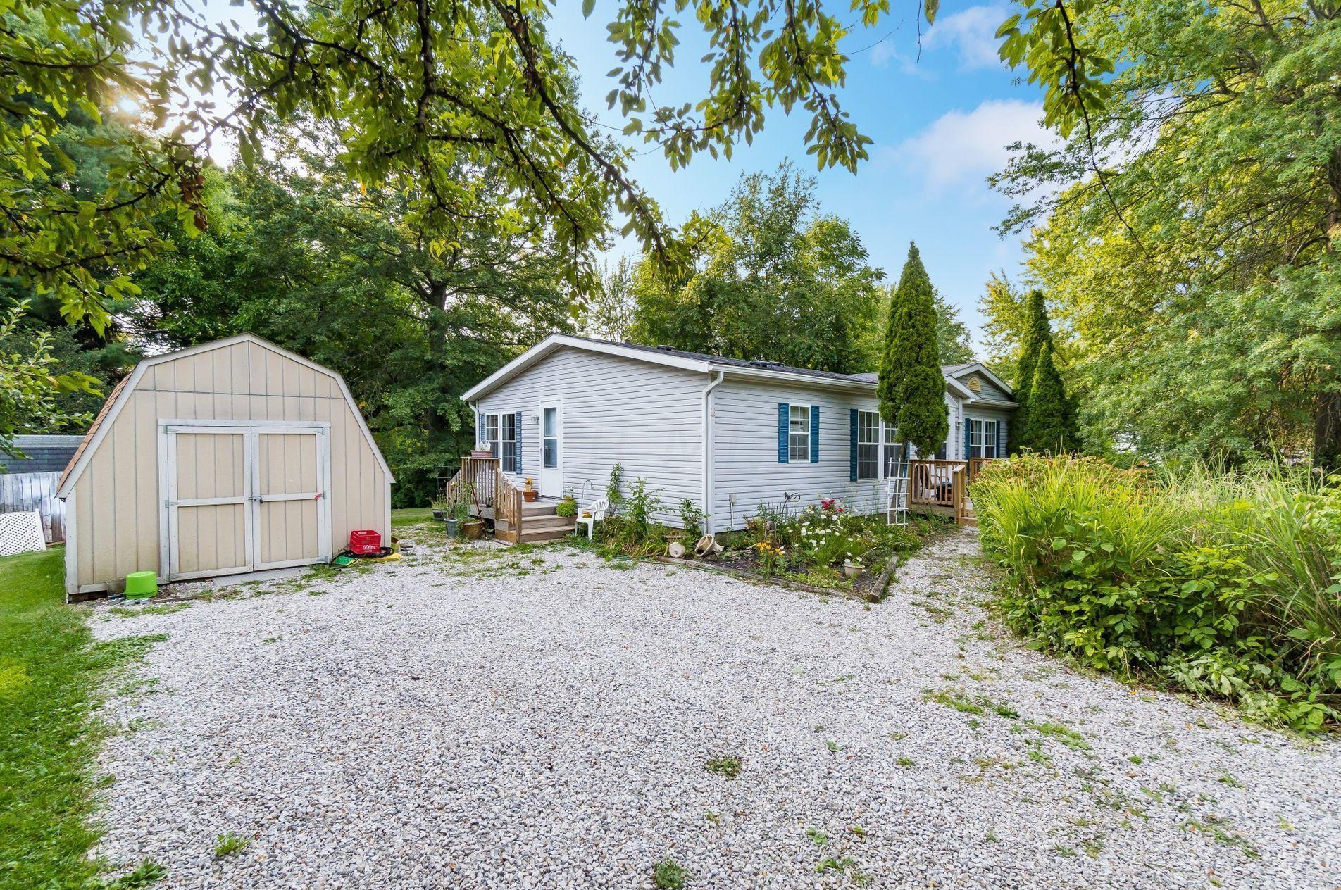 44 1st Sw Ave, Pataskala, OH 43062