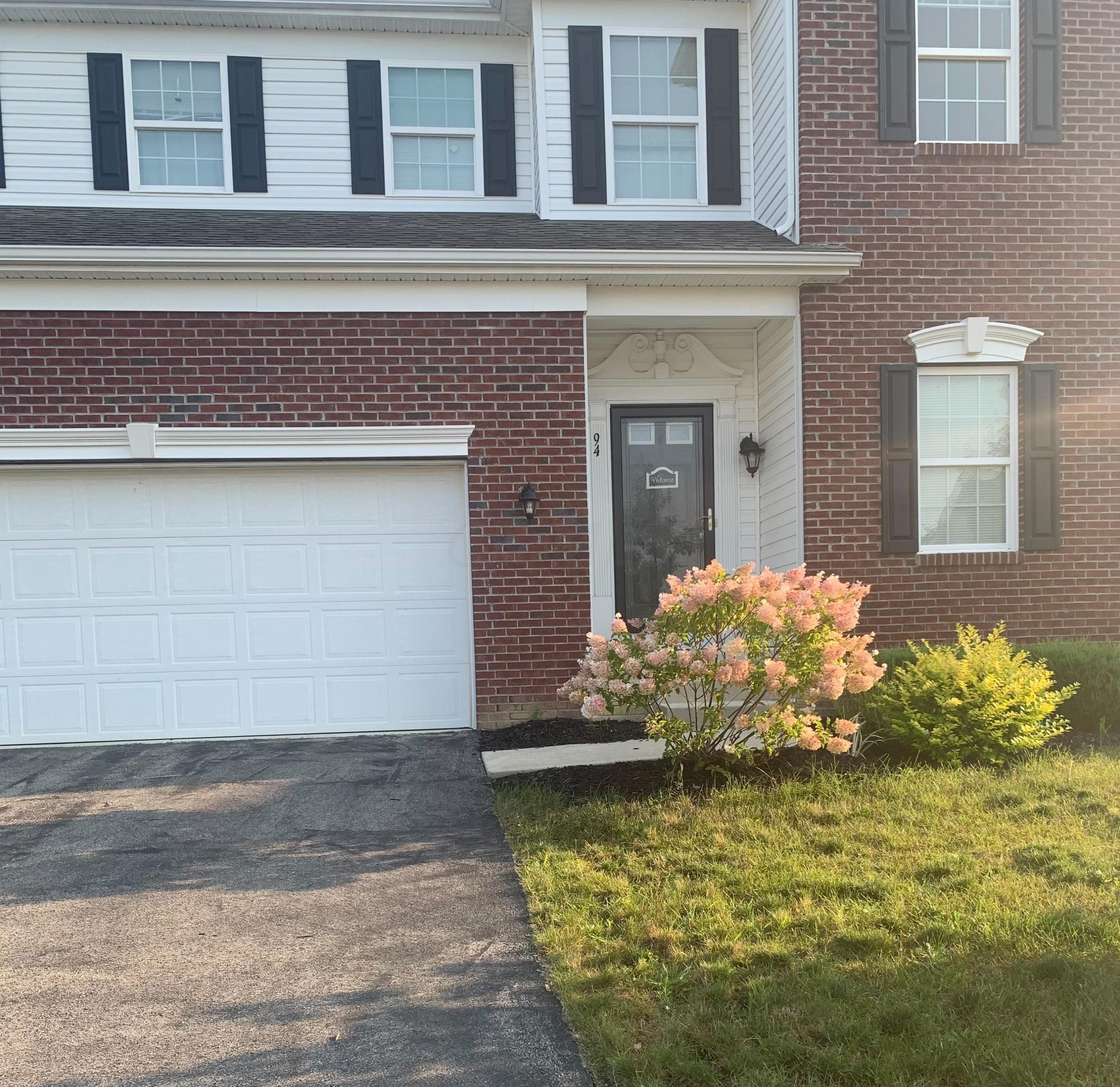 94 Delaware Dr, Delaware, OH 43015-2940