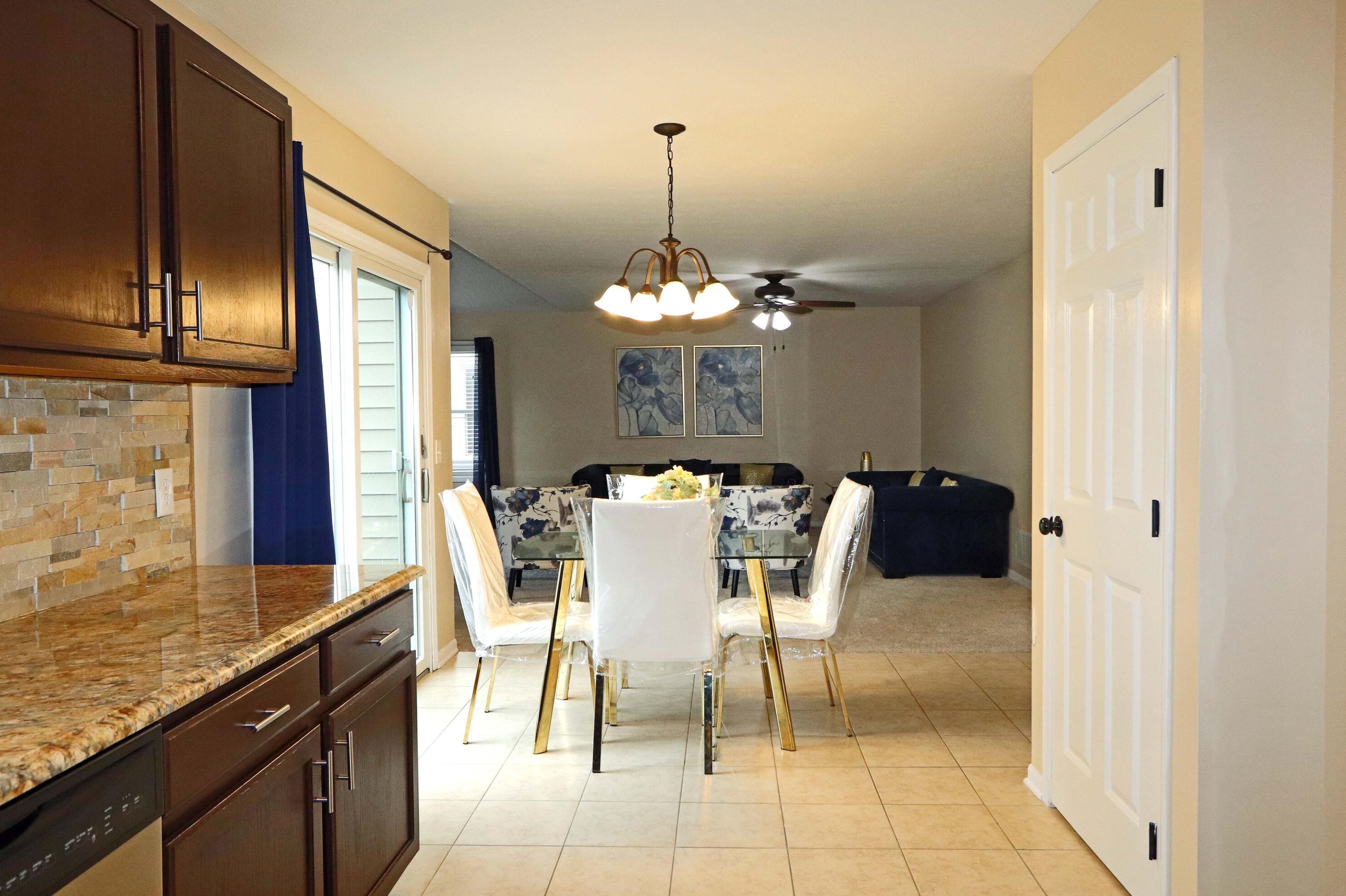 5192 Copper Creek Dr, Dublin OH  43016-9718 exterior