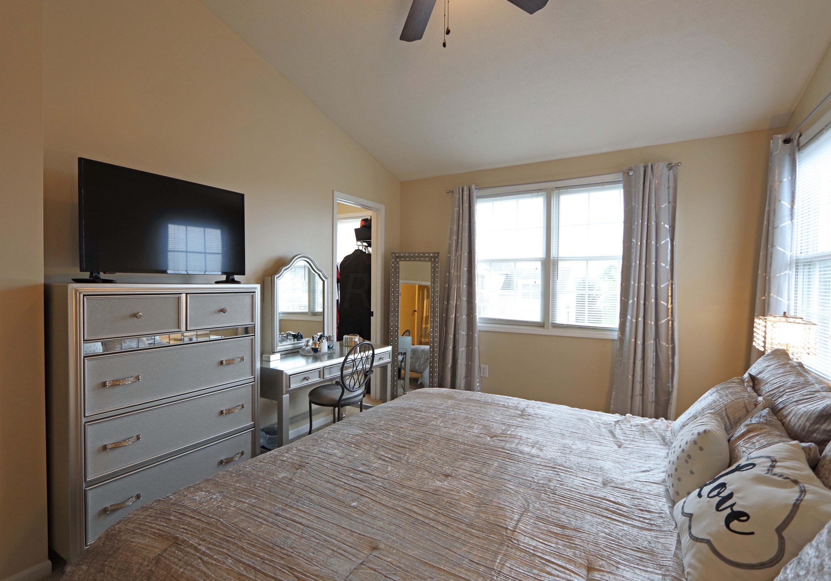 5192 Copper Creek Dr, Dublin OH  43016-9718 exterior