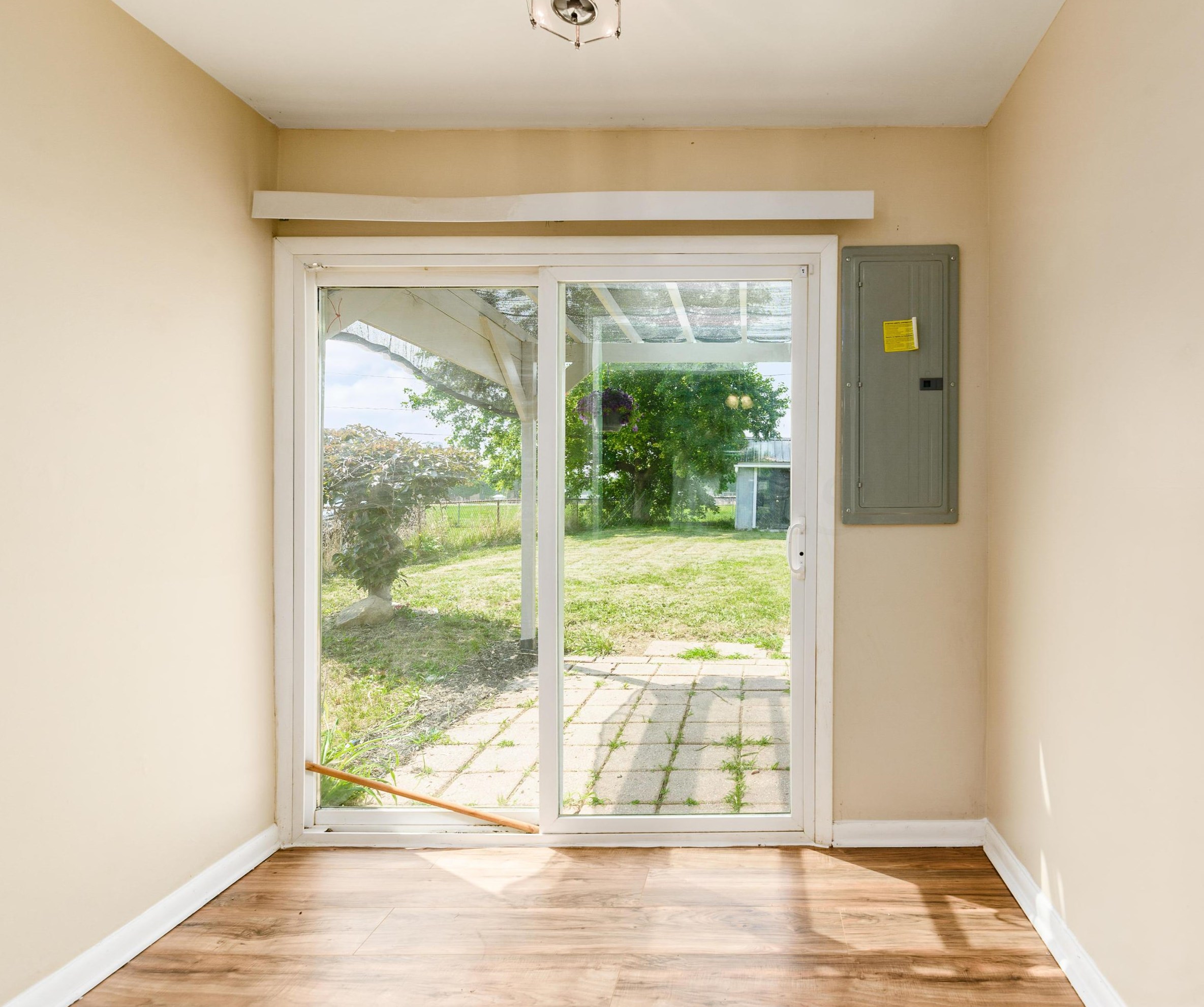 3479 Arnsby Rd, Columbus OH 43232-5909 exterior