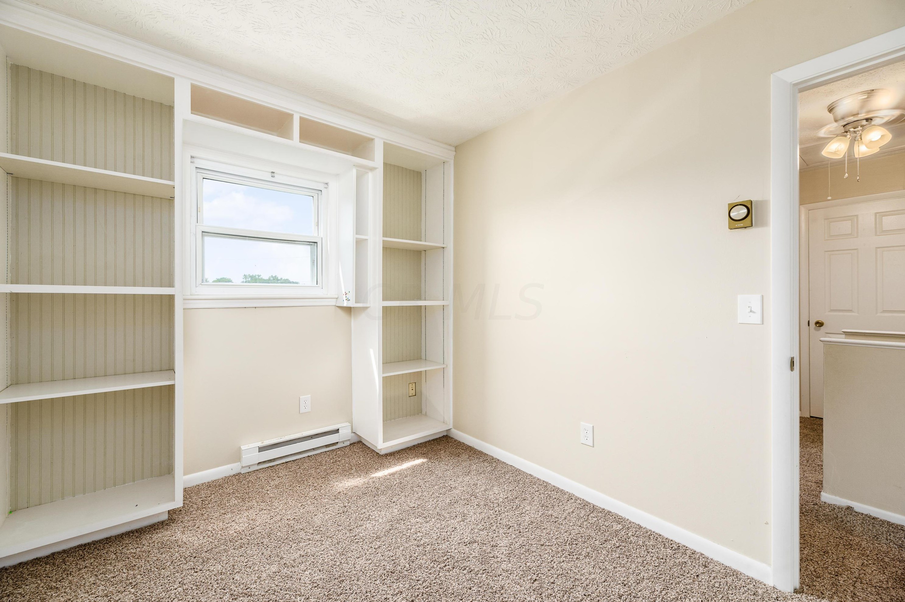 3479 Arnsby Rd, Columbus OH 43232-5909 exterior