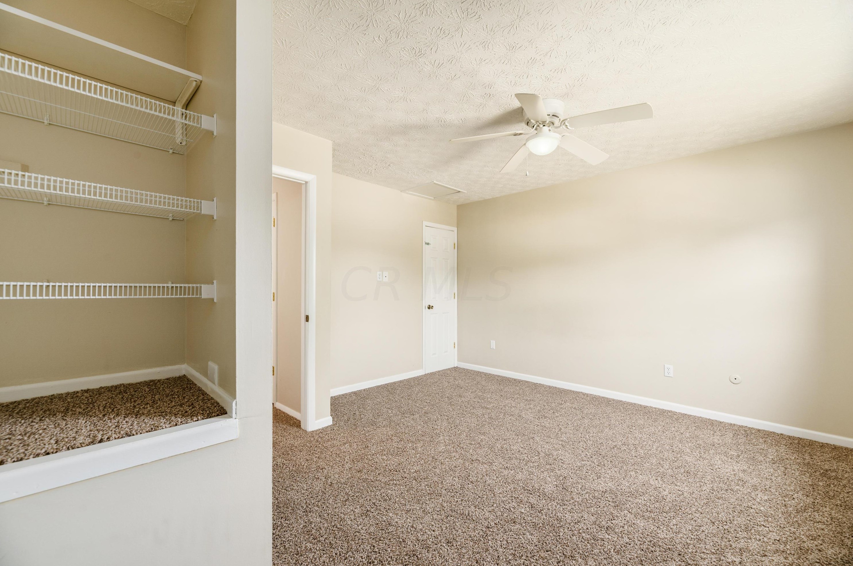 3479 Arnsby Rd, Columbus OH 43232-5909 exterior