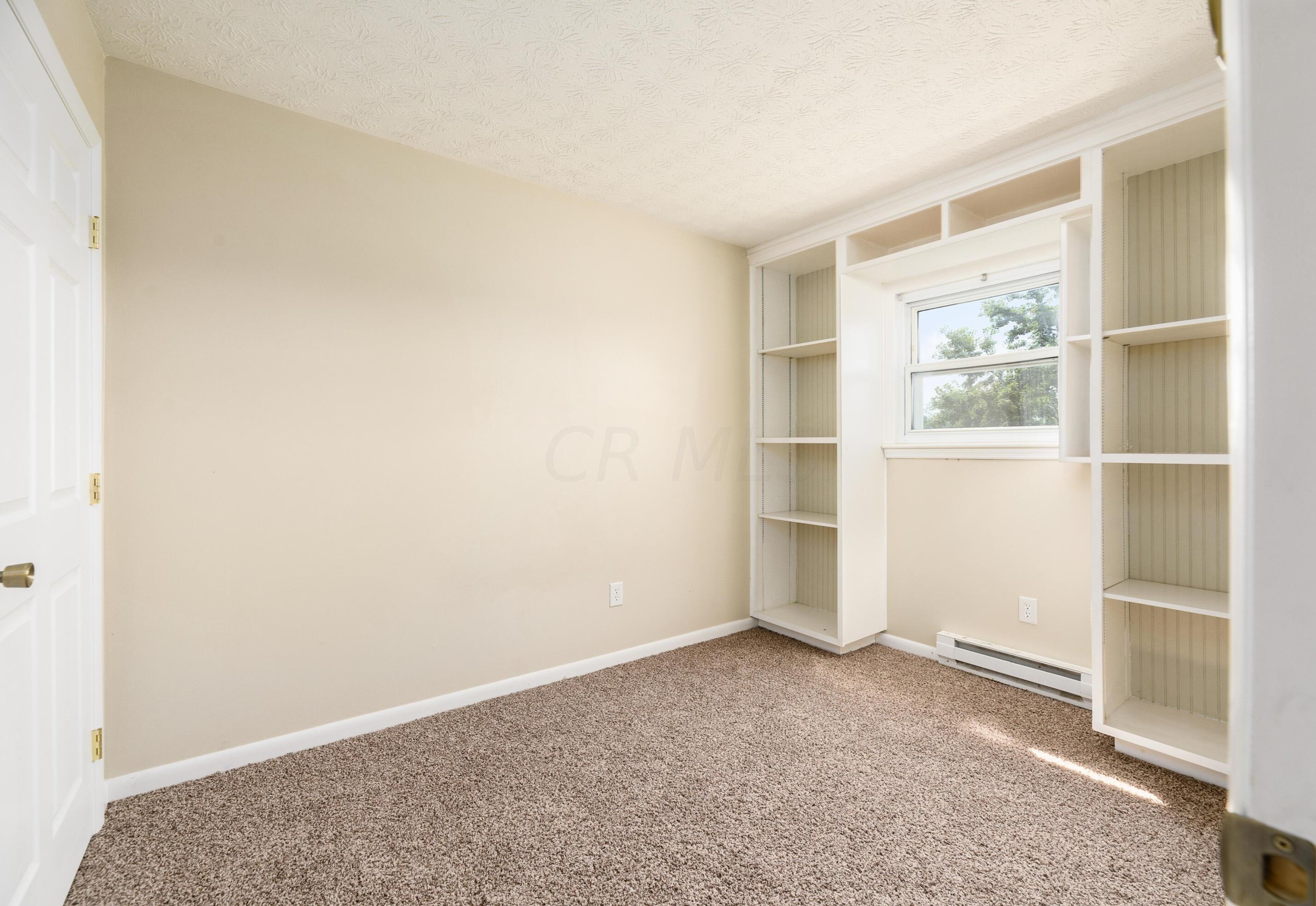 3479 Arnsby Rd, Columbus OH 43232-5909 exterior