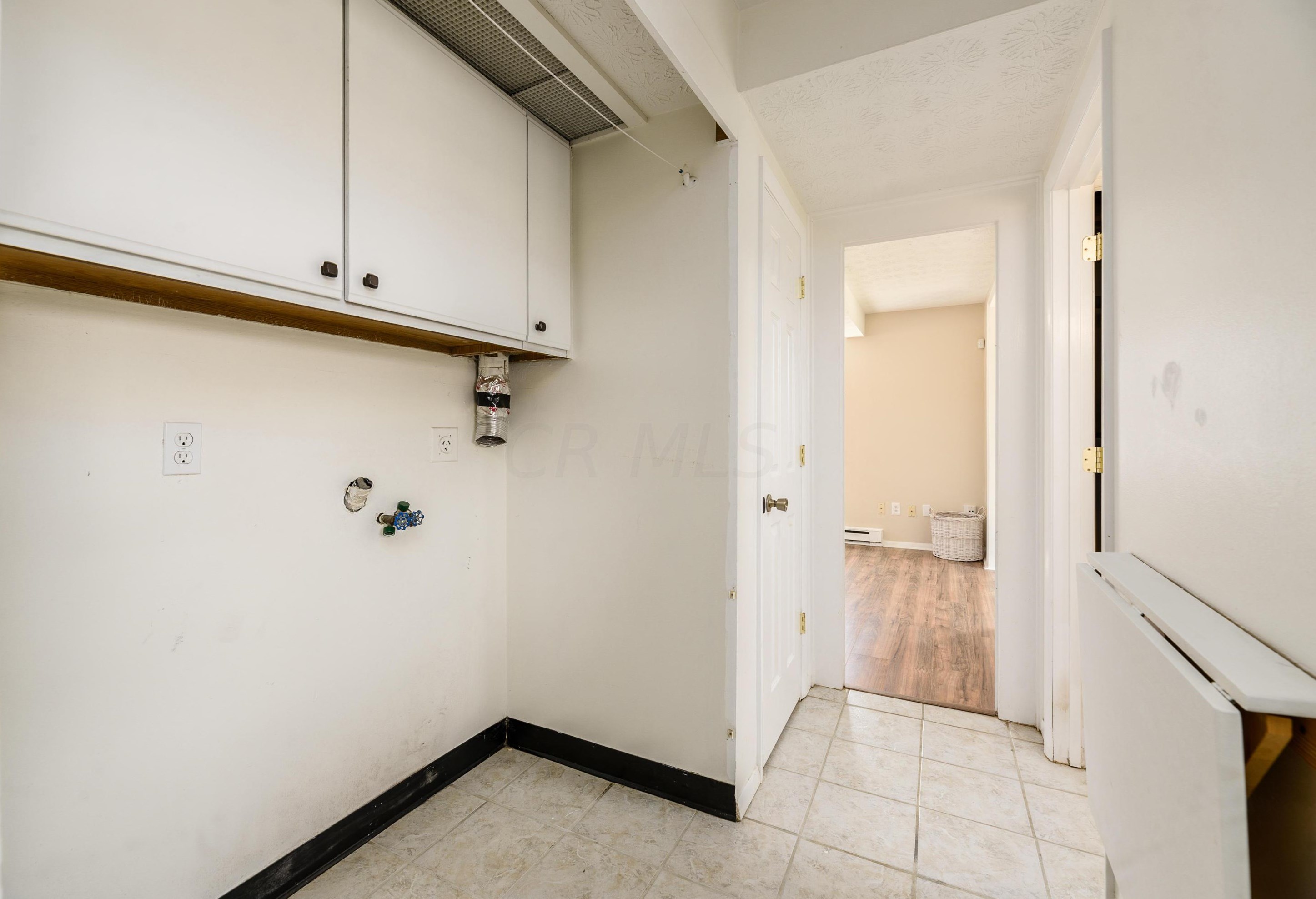 3479 Arnsby Rd, Columbus OH 43232-5909 exterior