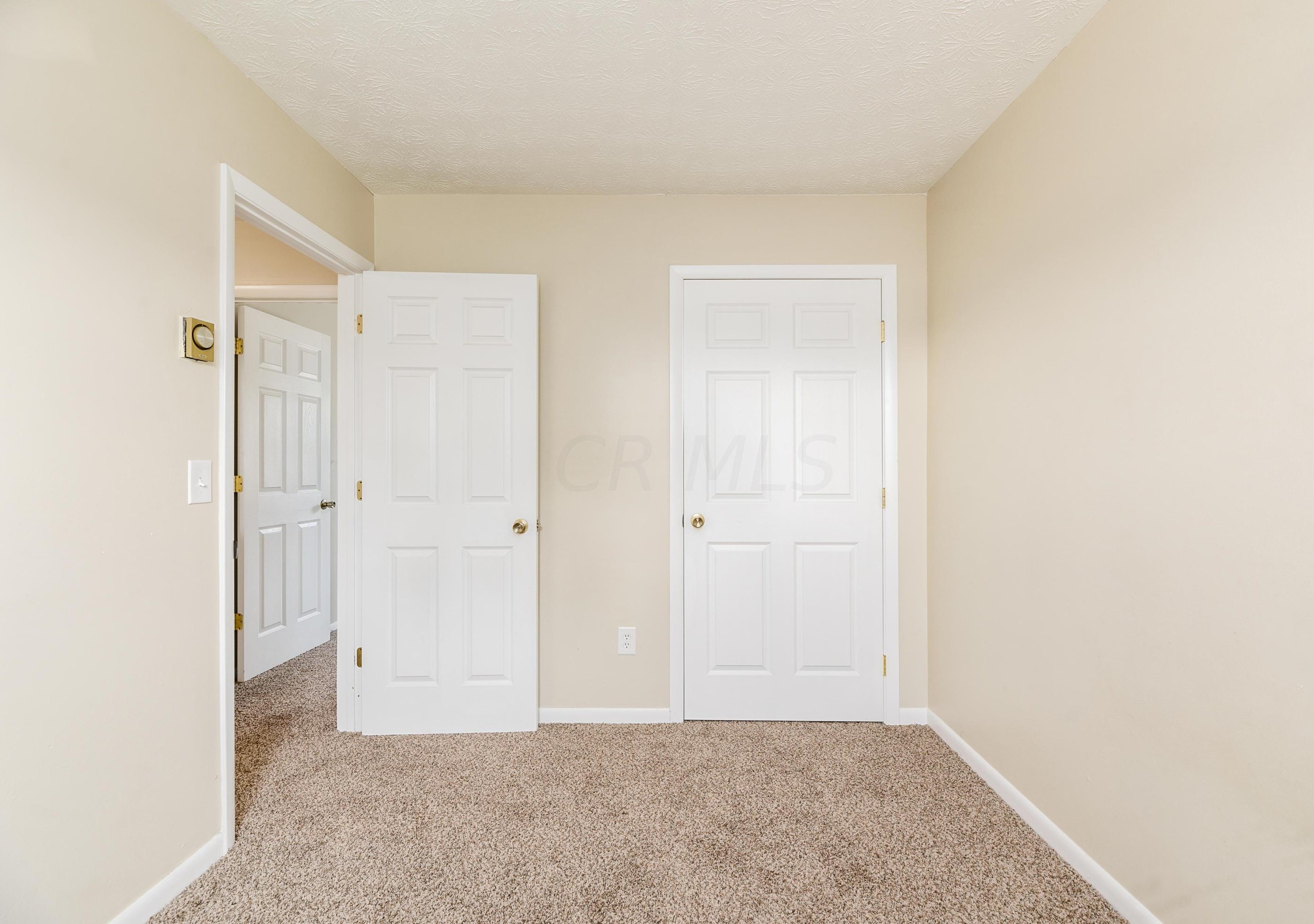 3479 Arnsby Rd, Columbus OH 43232-5909 exterior