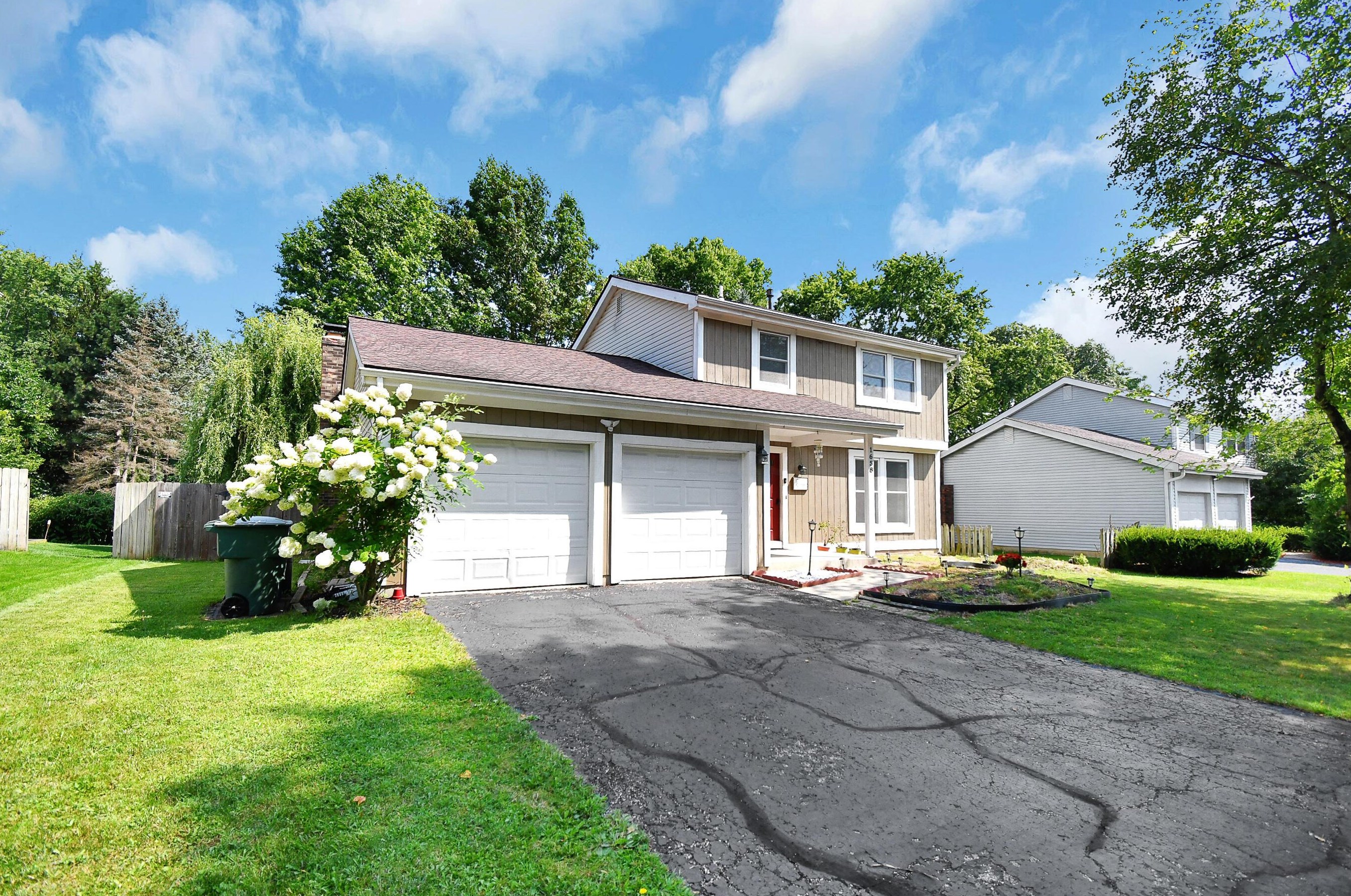 1658 Sandy Side Dr, Columbus, OH 43235-2043