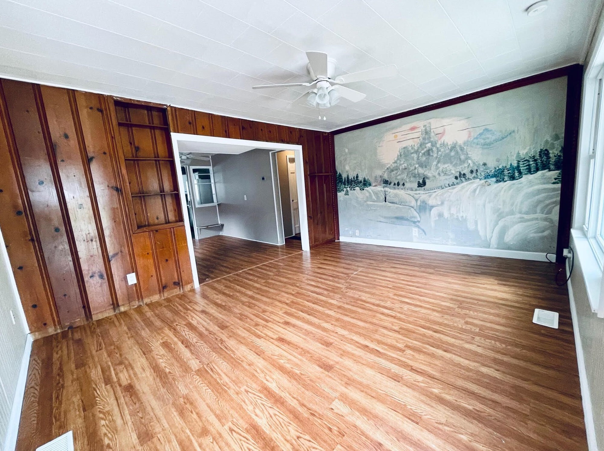 2722 Perdue Ave, Columbus, OH 43211-1754