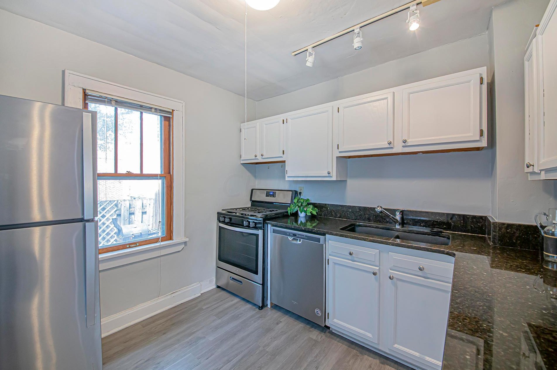 1245 Forsythe Ave, Columbus OH 43201-3234 exterior