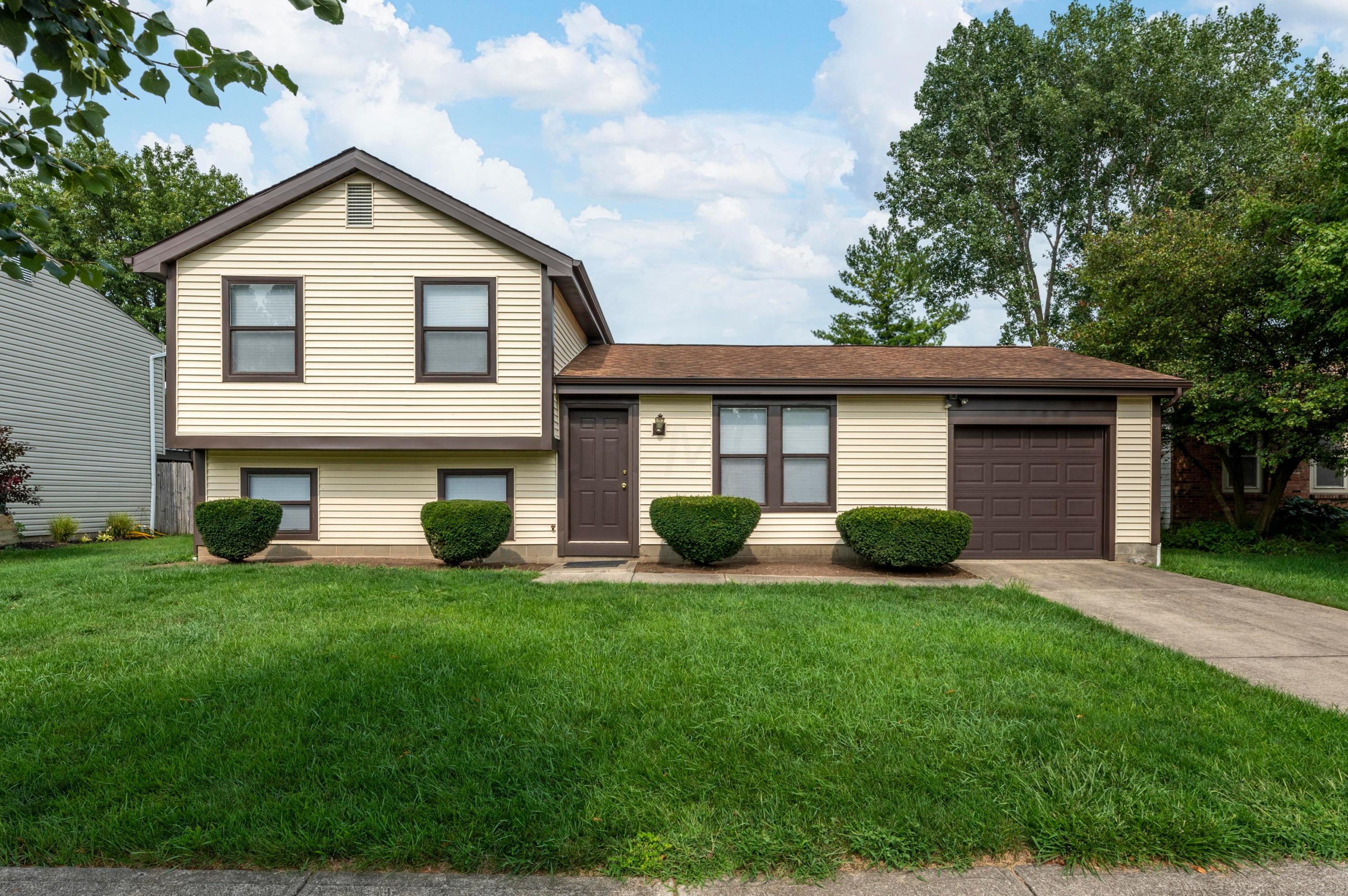 1042 Discovery Dr, Columbus, OH 43085-4706
