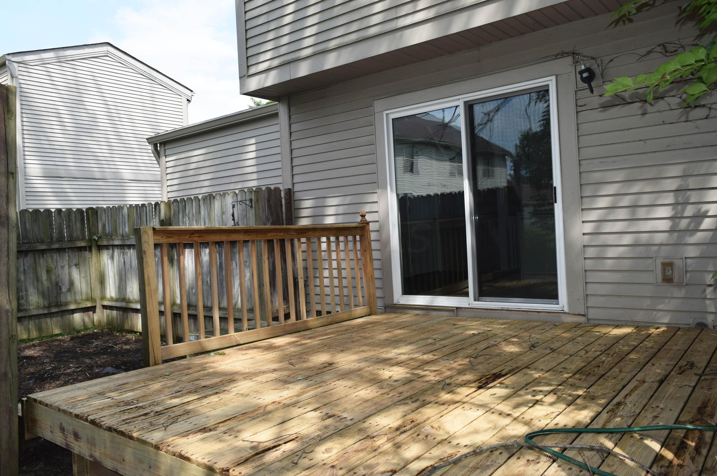 7895 Barkwood Dr, Columbus OH 43085-5806 exterior