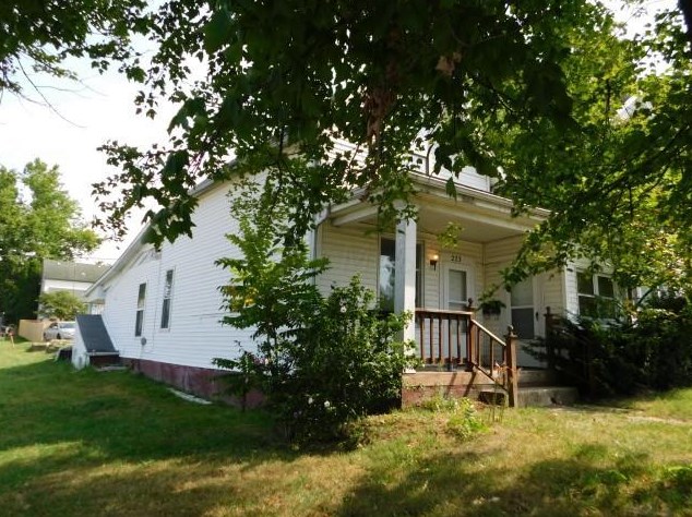 223 Broadway St, Wellston, OH 45692-1522