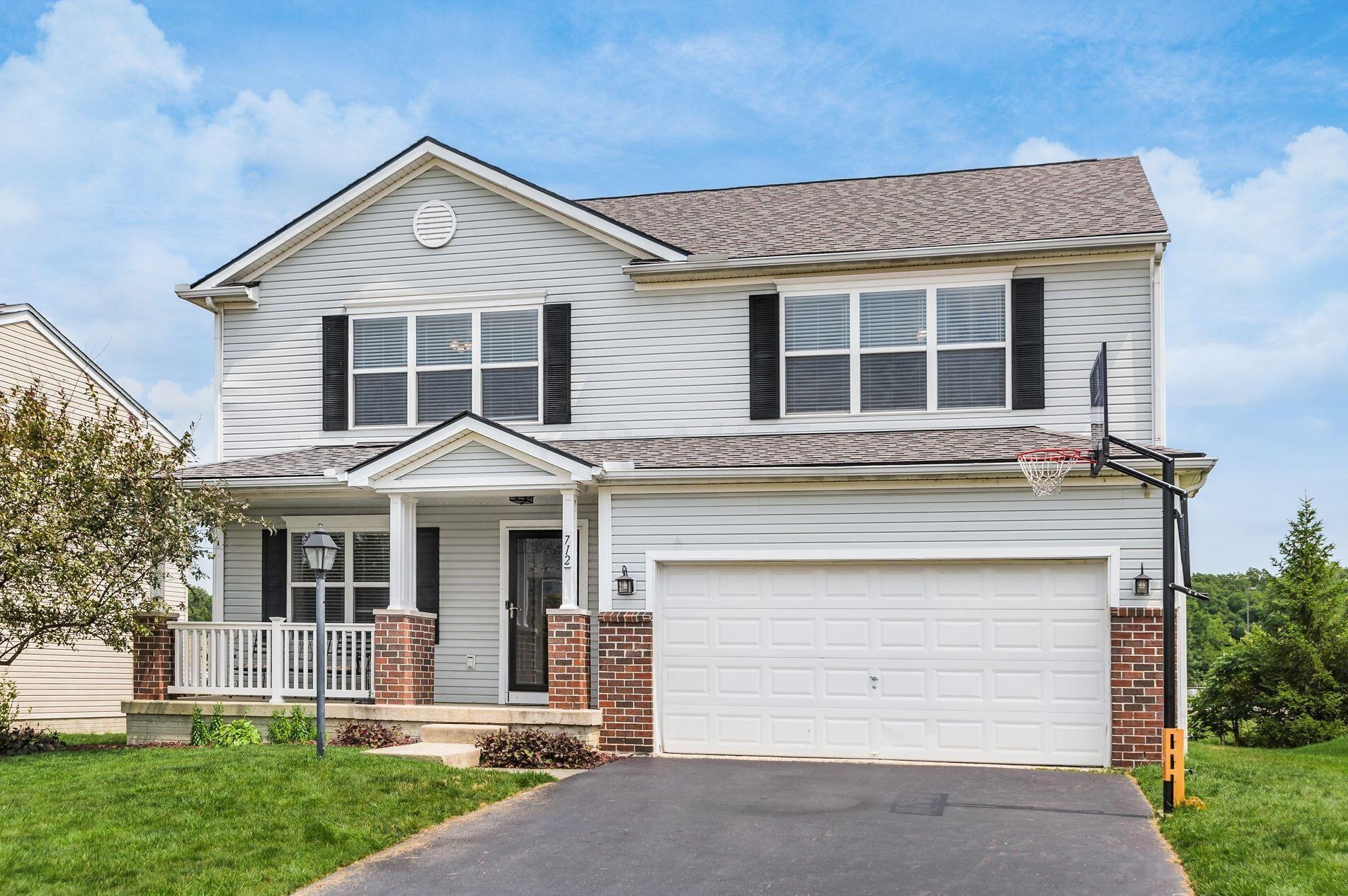 712 Brighton St, Pickerington, OH 43147-8008