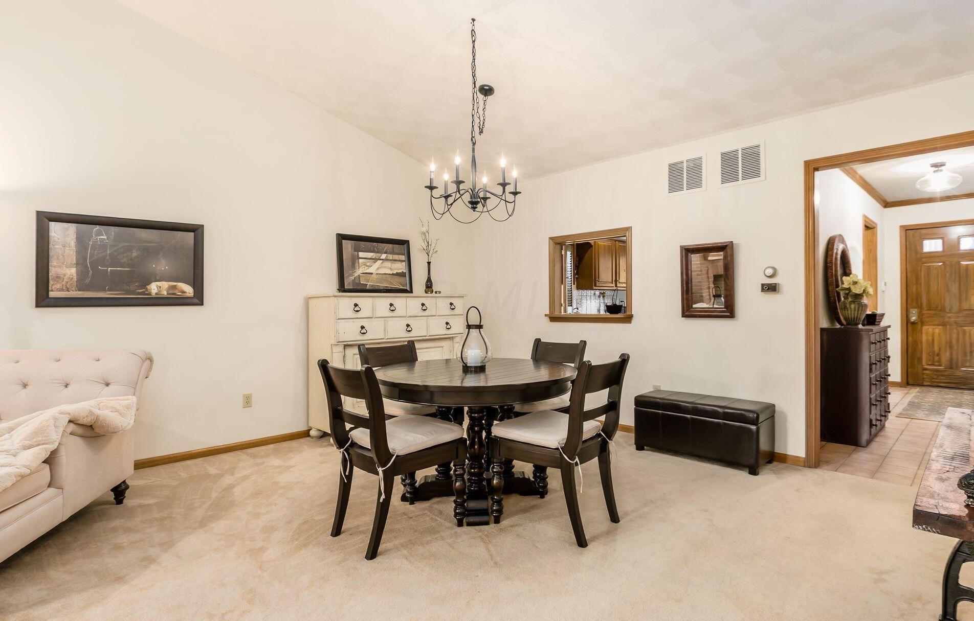 5753 Kingstree Dr, Dublin OH  43017-2226 exterior