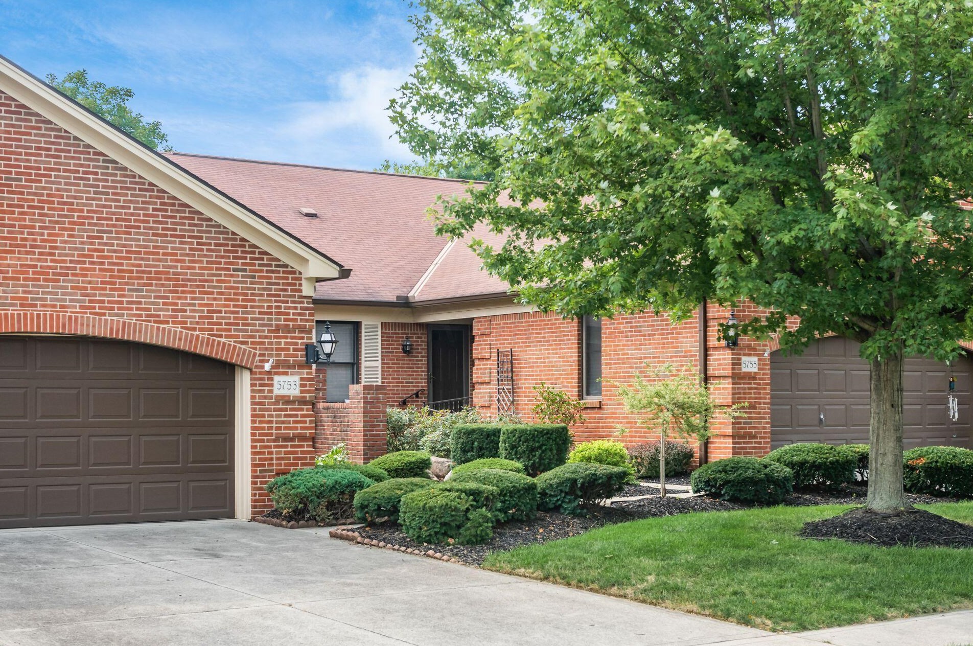 5753 Kingstree Dr, Dublin OH  43017-2226 exterior