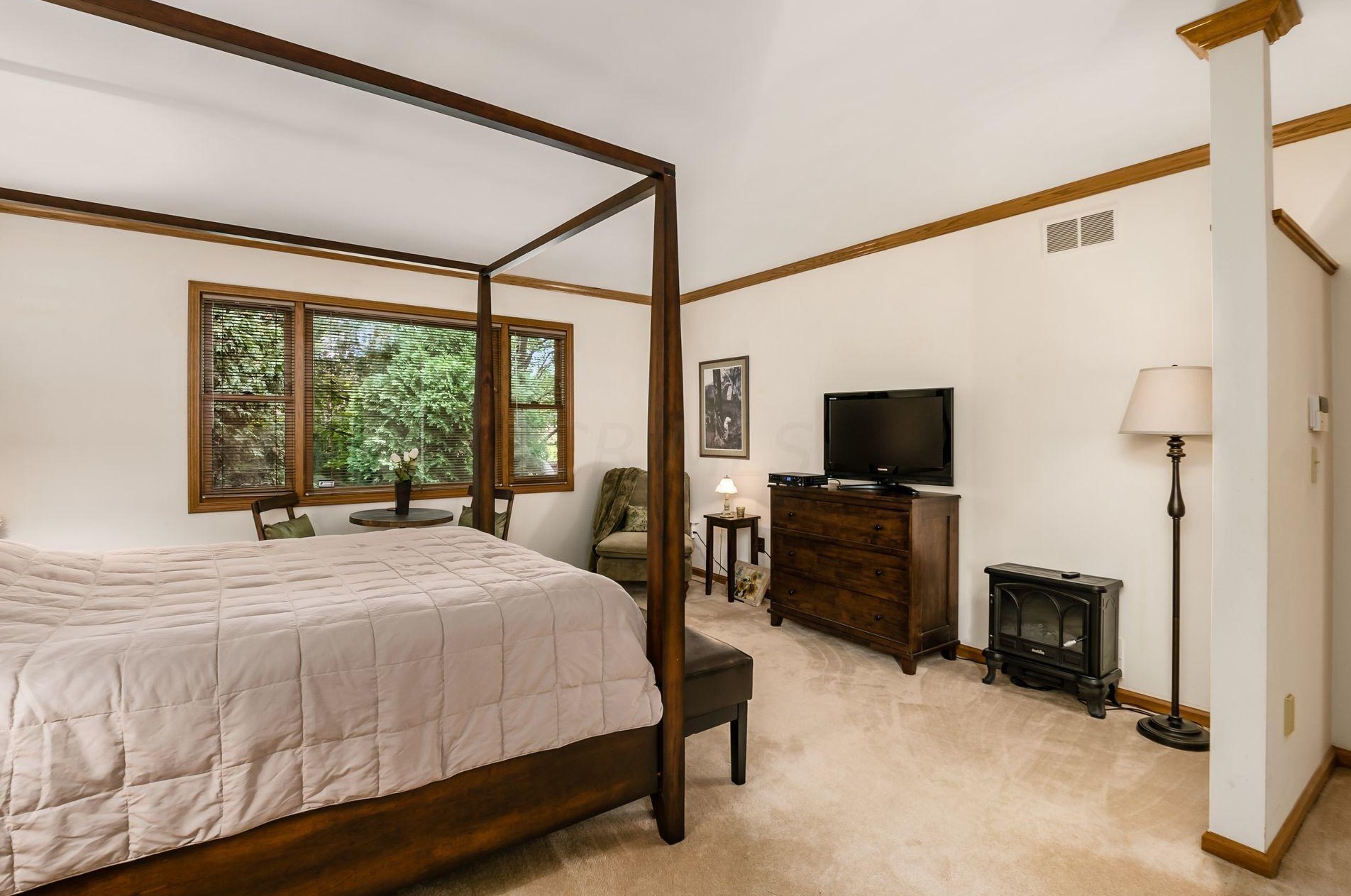 5753 Kingstree Dr, Dublin OH  43017-2226 exterior