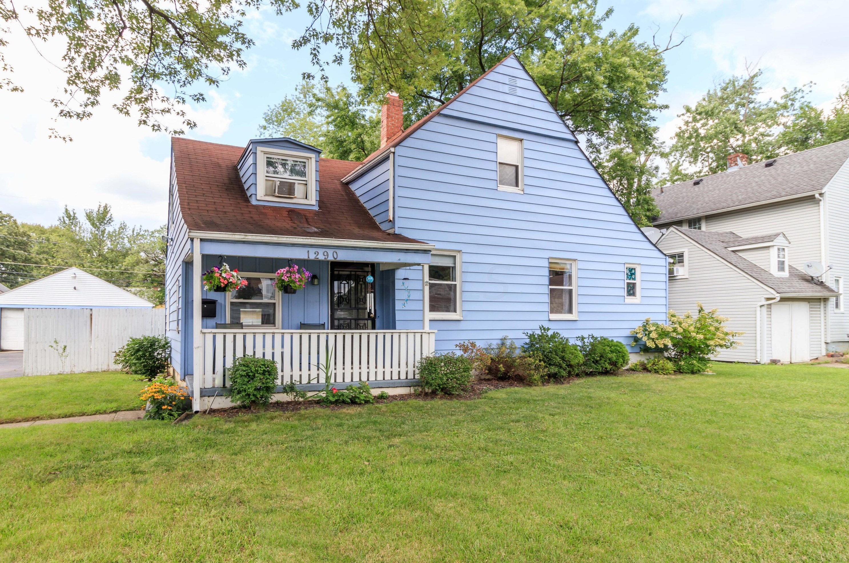 1290 Weber Rd, Columbus, OH 43211-1353