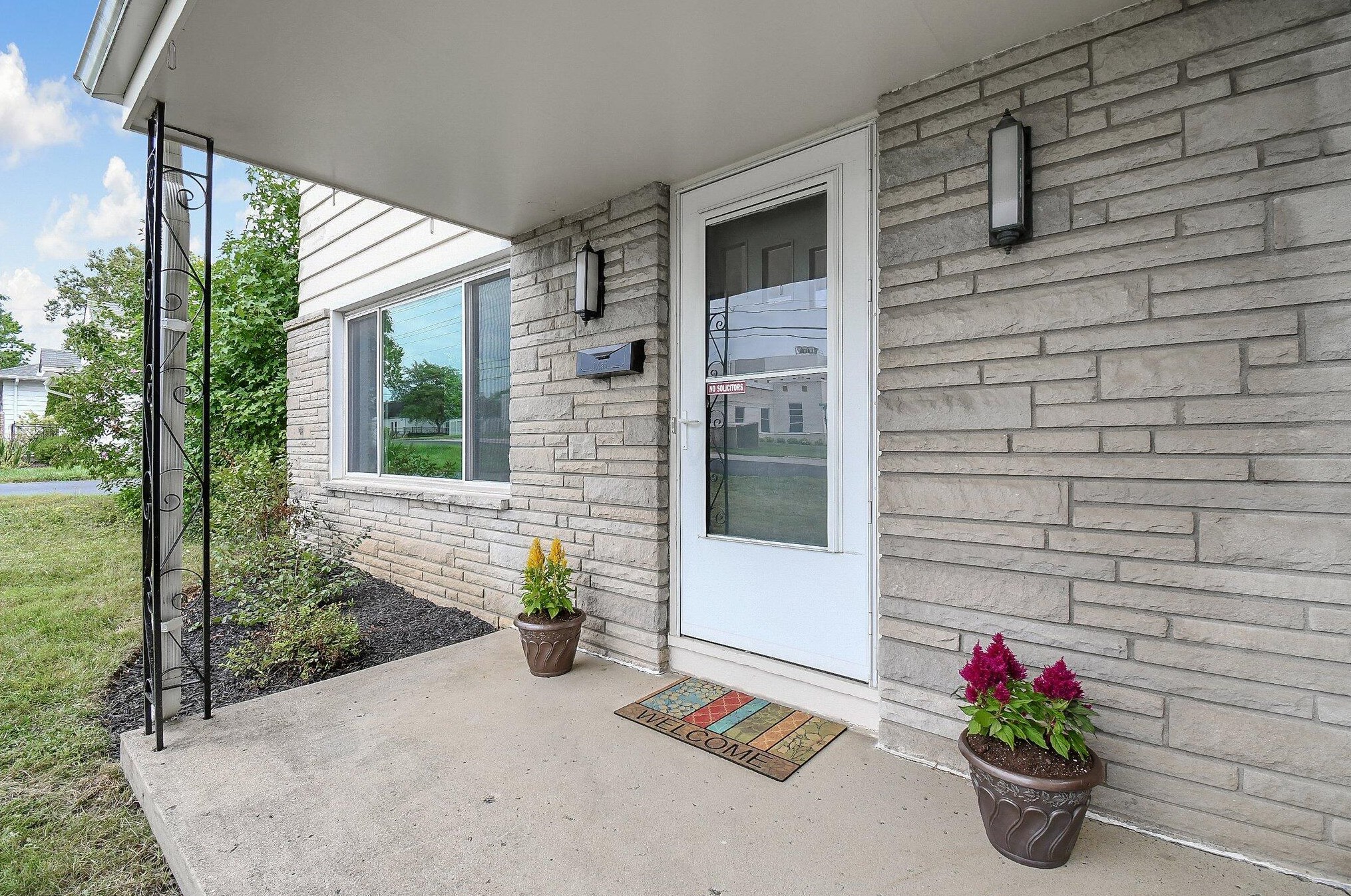 748 Thomas Ln, Columbus, OH 43214-3904