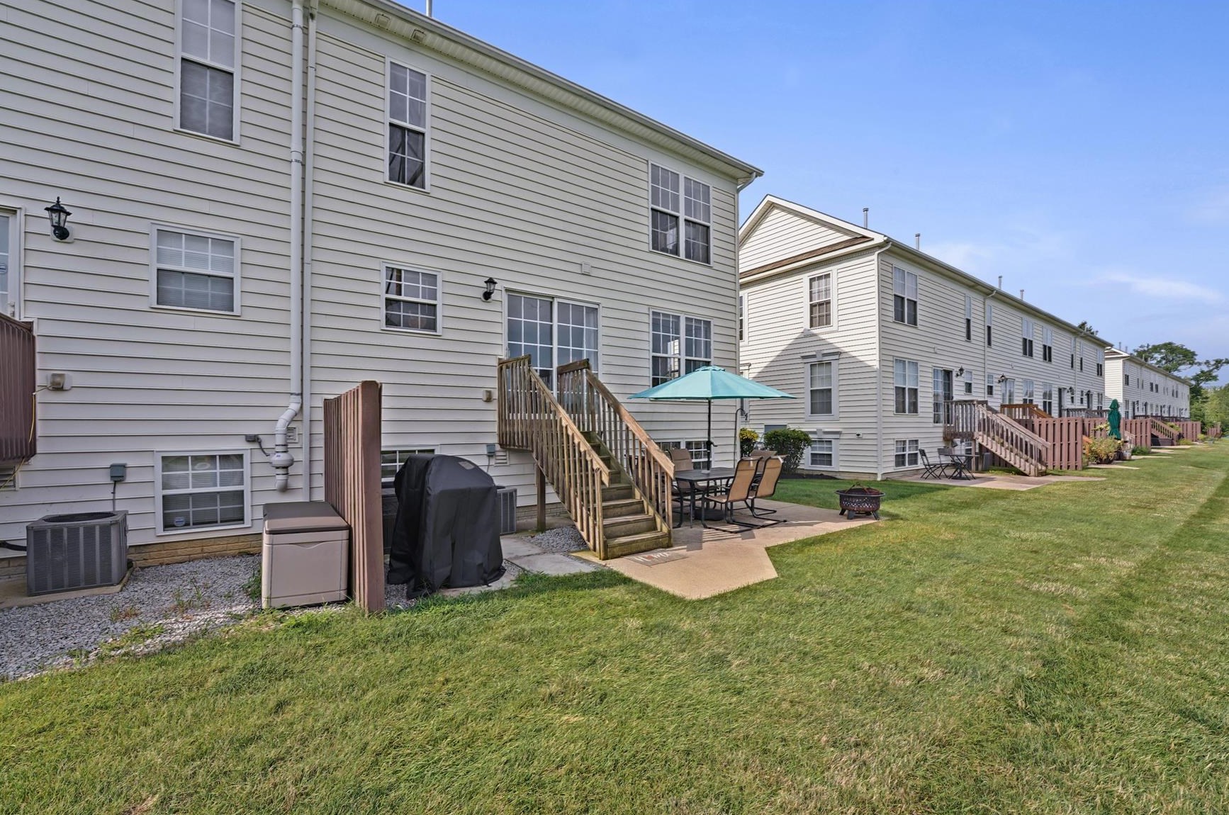 6248 Downwing Ln, Columbus OH 43230-3685 exterior