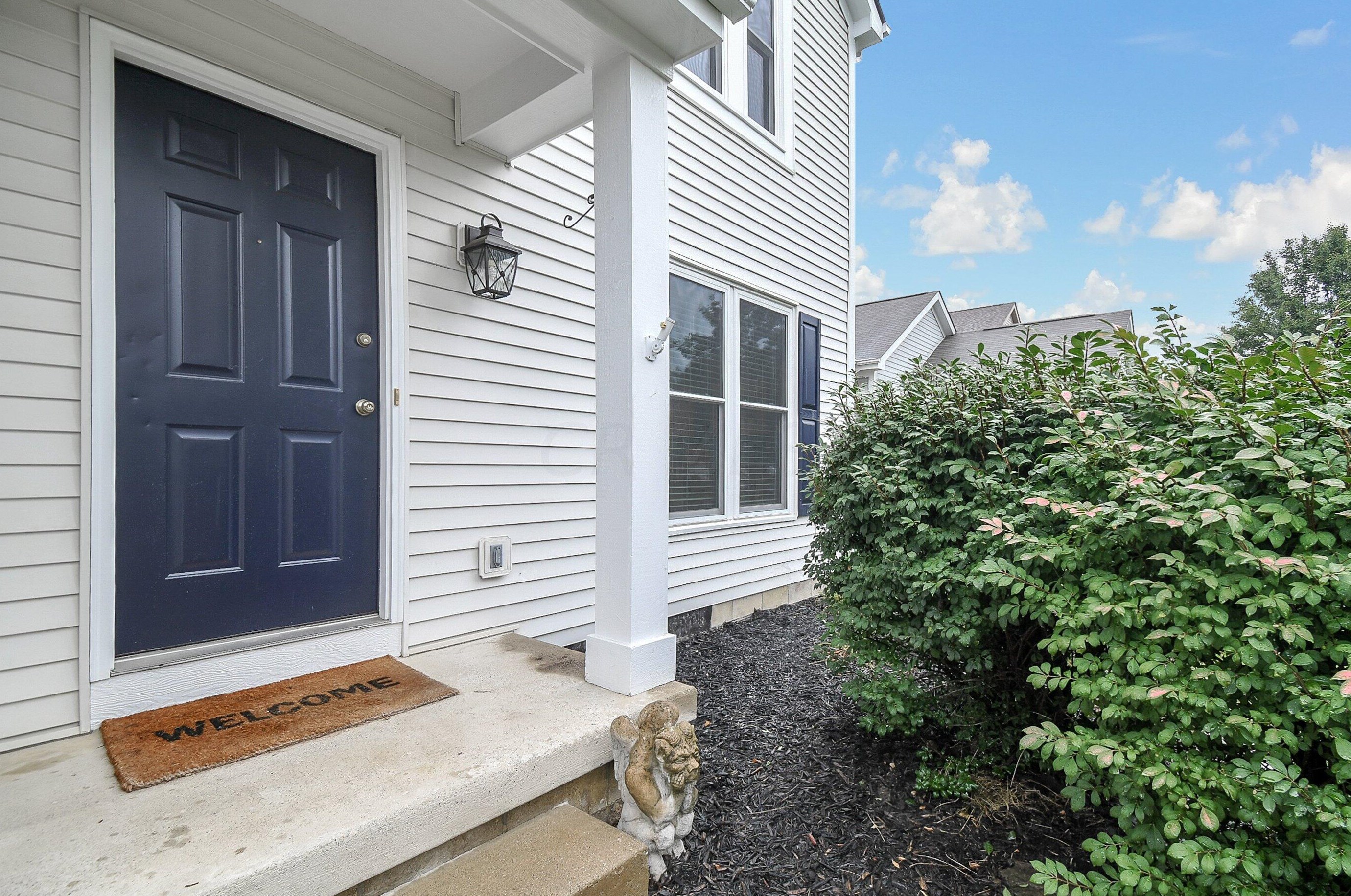5584 Covington Meadows Dr, Westerville, OH 43082-8978