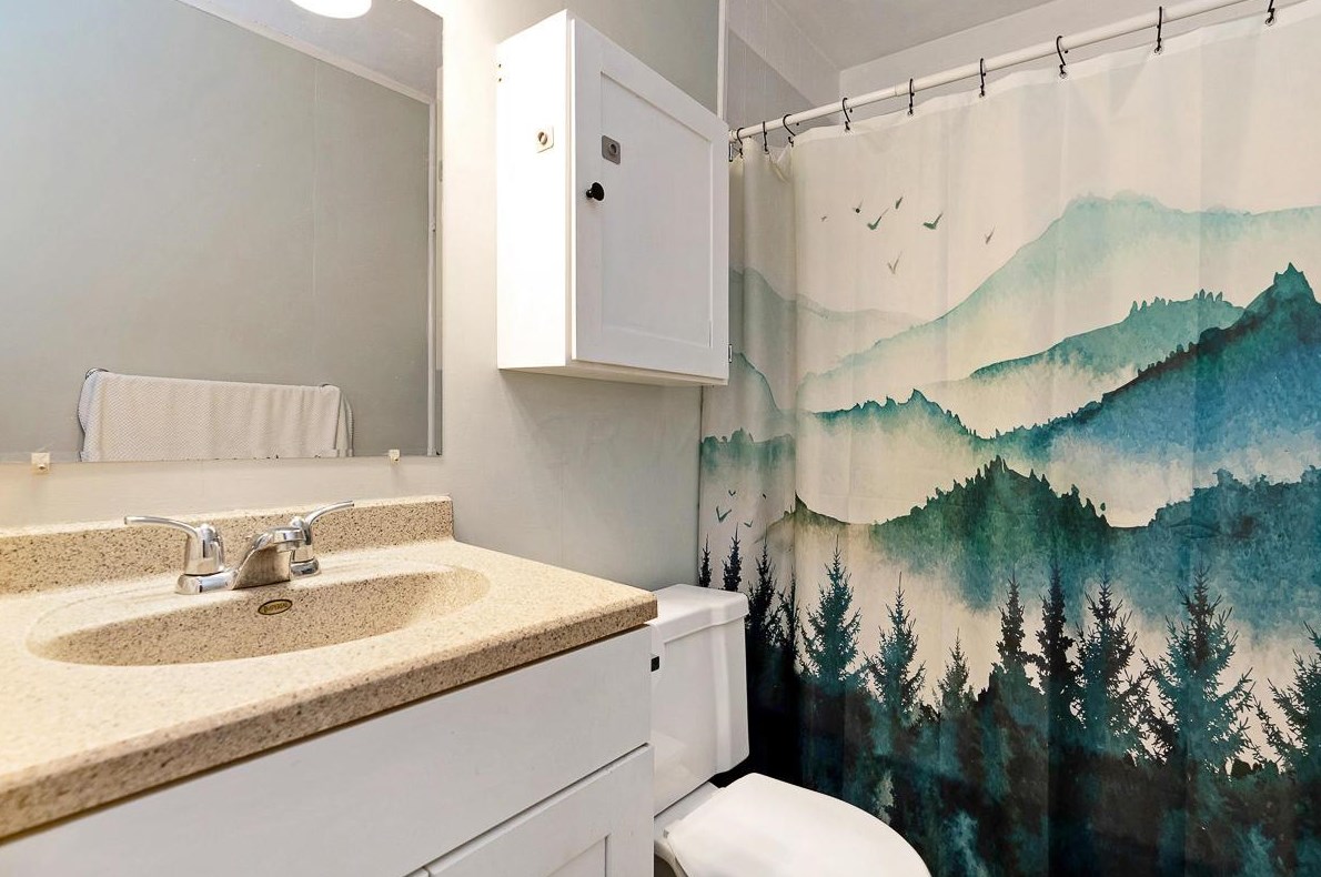 890 Strimple Ave, Columbus OH  43229-5038 exterior