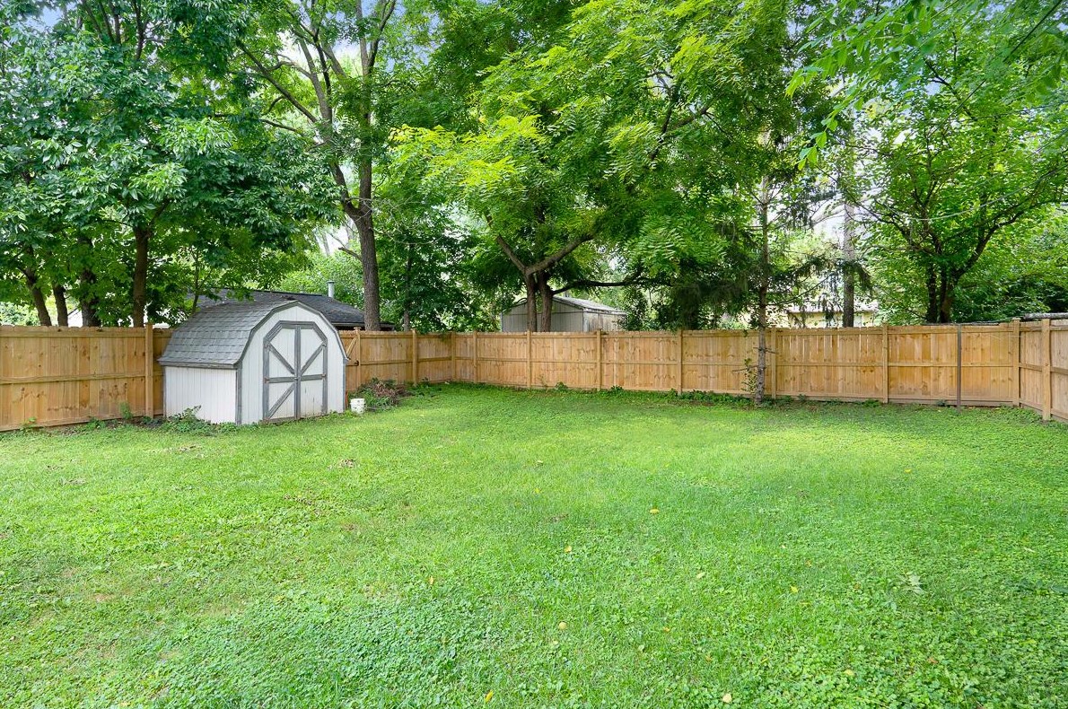 890 Strimple Ave, Columbus OH  43229-5038 exterior