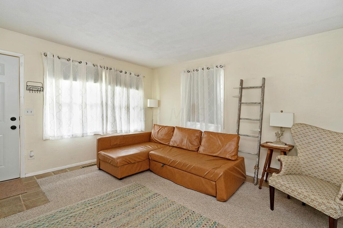 890 Strimple Ave, Columbus OH  43229-5038 exterior