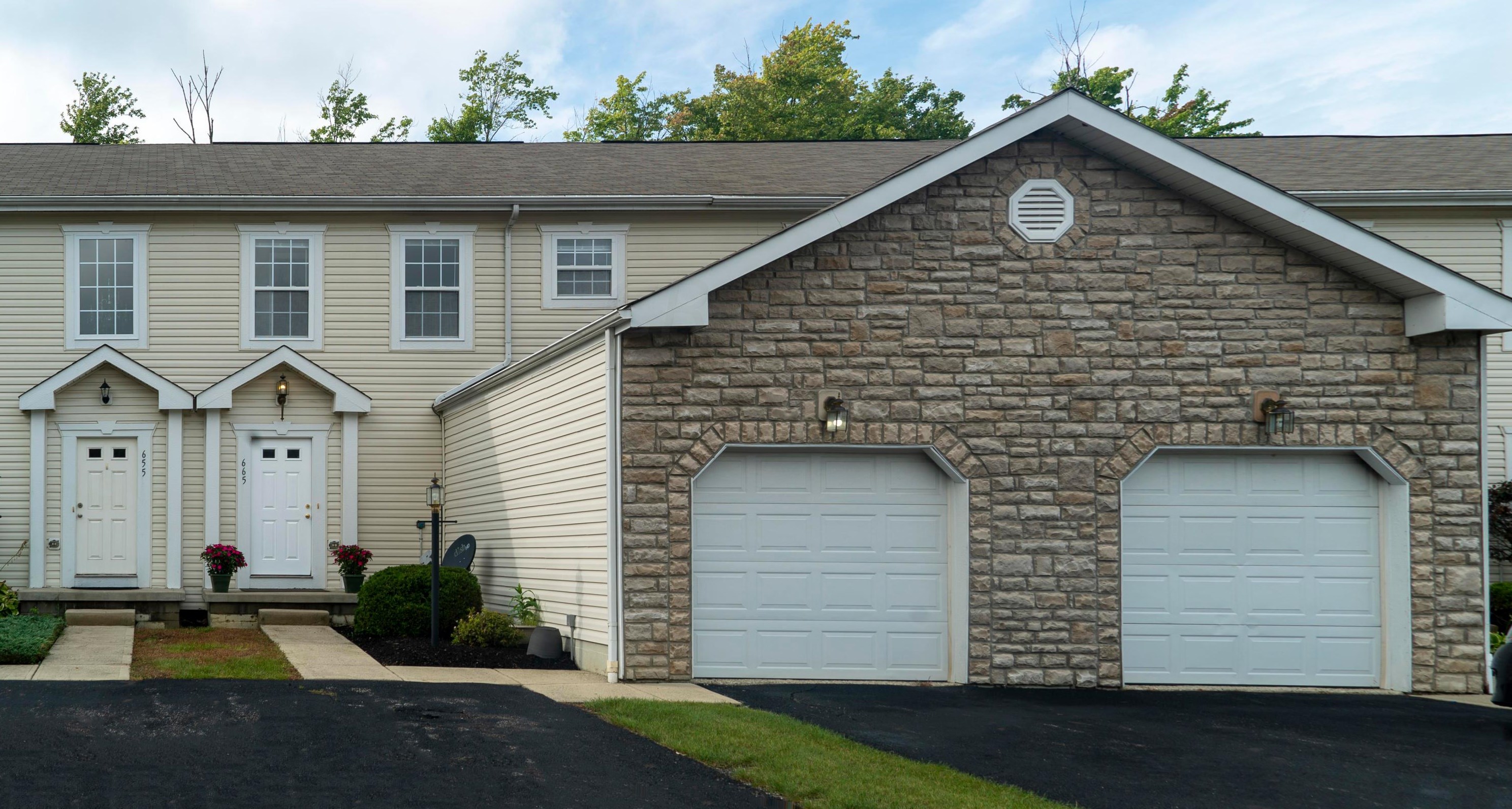 665 Faith Ann Dr, Pataskala, OH 43062