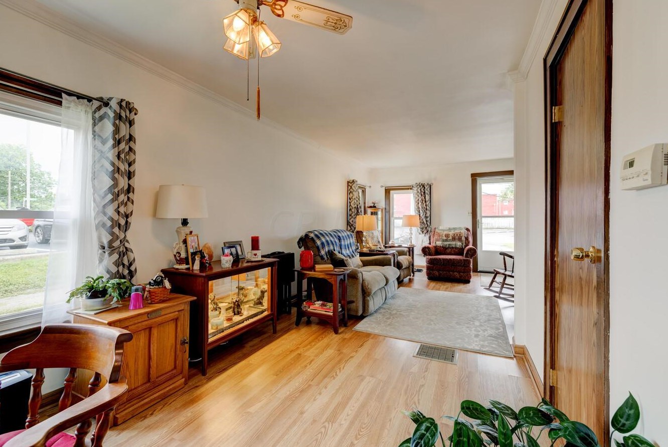 2085 Lamont Ave, Columbus OH 43224-2951 exterior