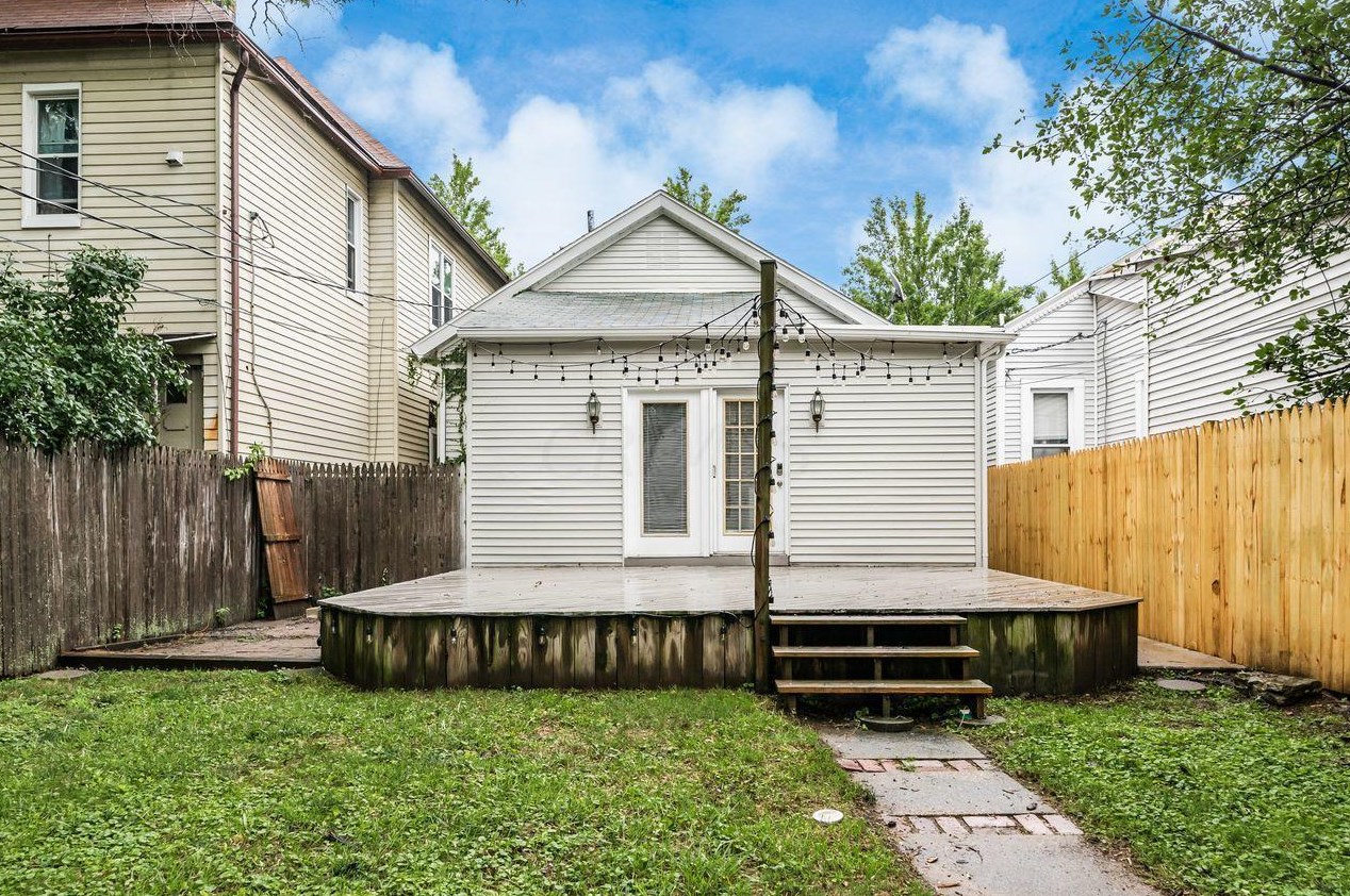 999 Pennsylvania Ave, Columbus OH 43201-3338 exterior