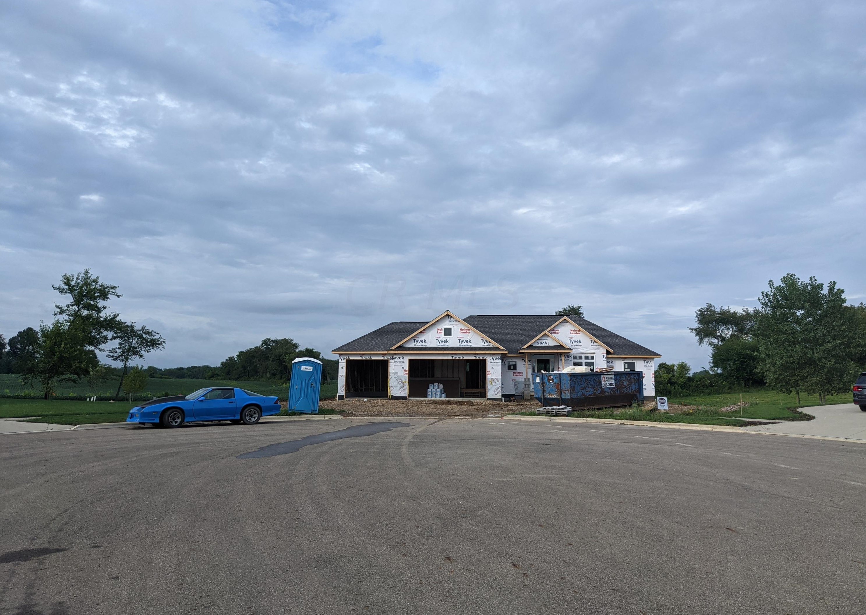 46 Fieldcrest Dr, Centerburg, OH 43011-9019