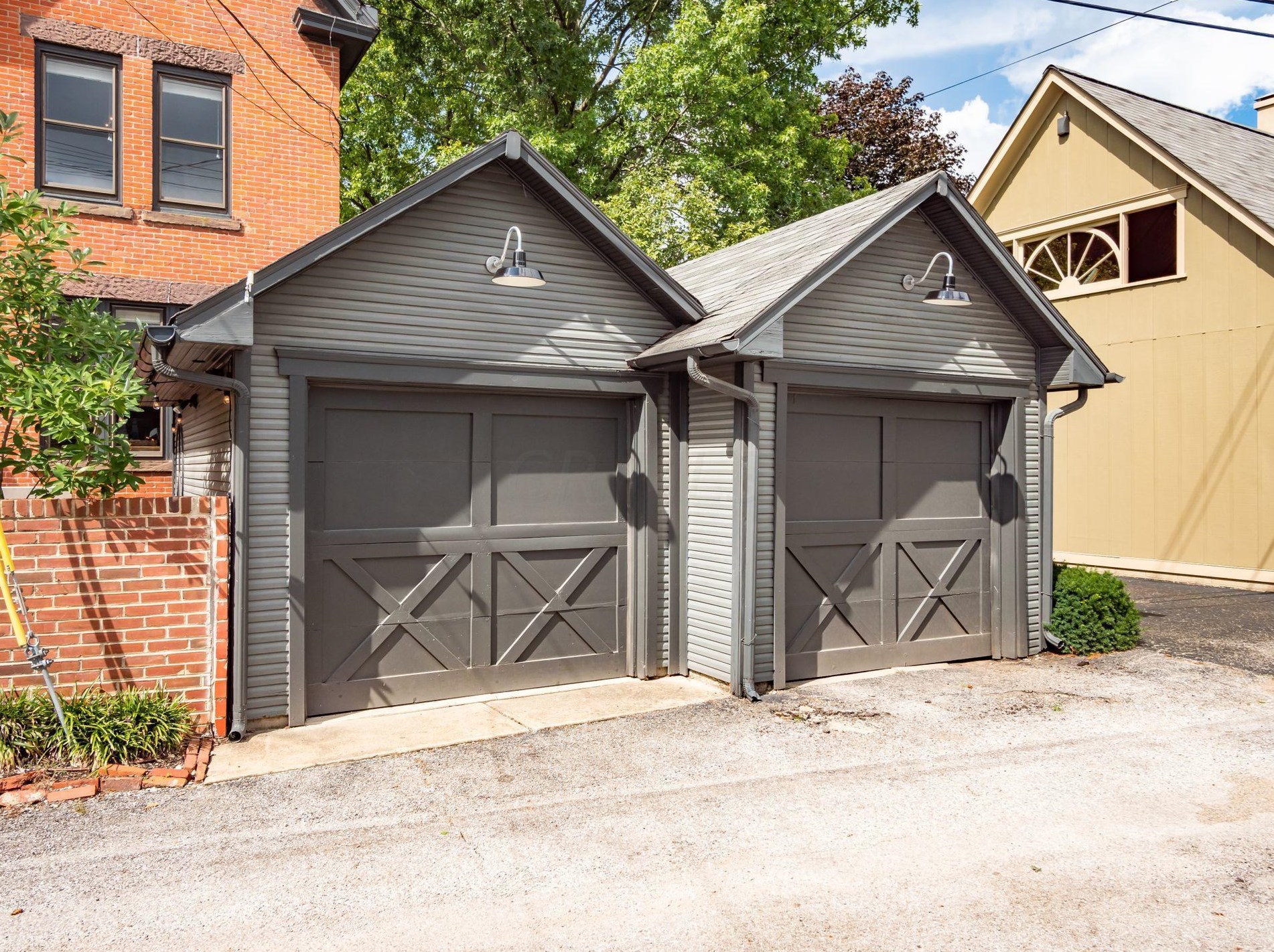 702 6 St, Columbus OH 43206-2126 exterior