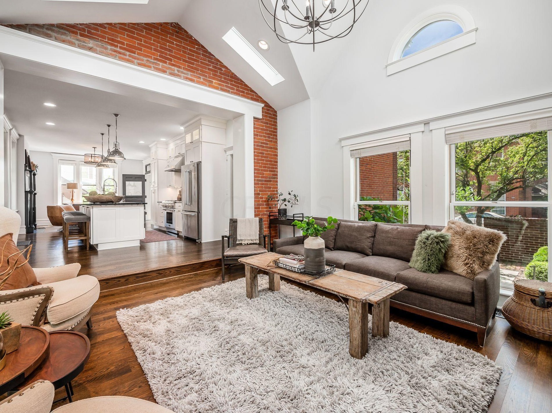 702 6 St, Columbus OH 43206-2126 exterior