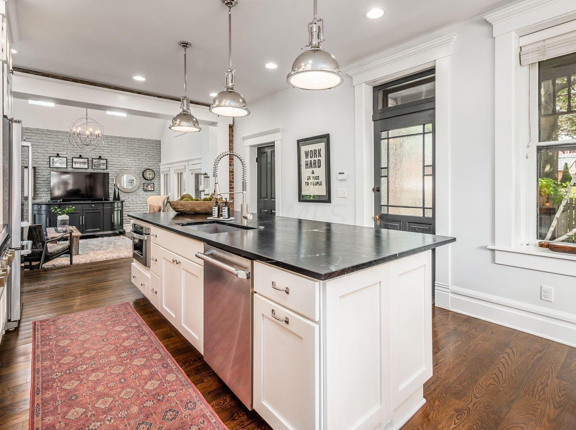 702 6 St, Columbus OH 43206-2126 exterior