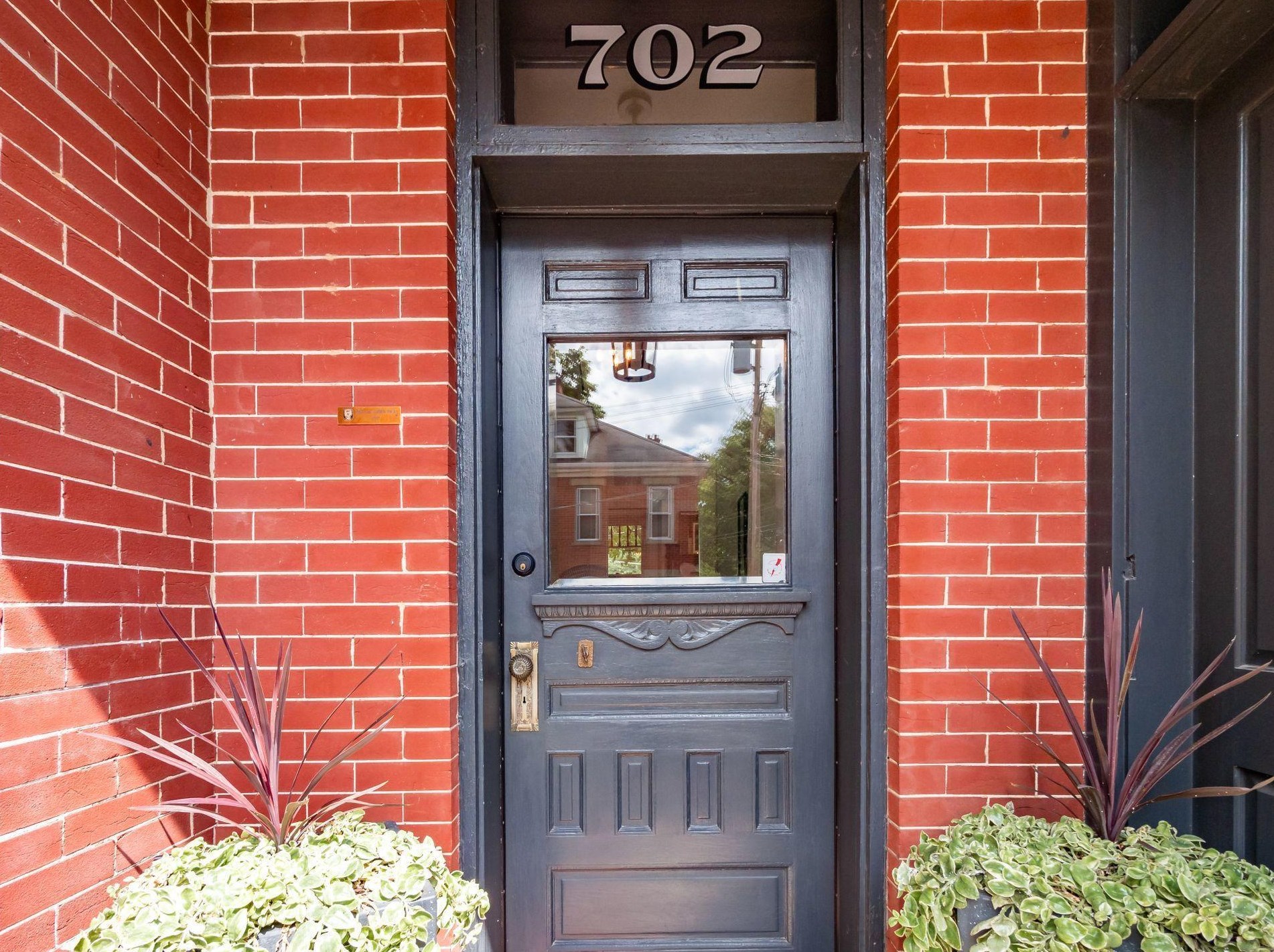 702 6 St, Columbus OH 43206-2126 exterior