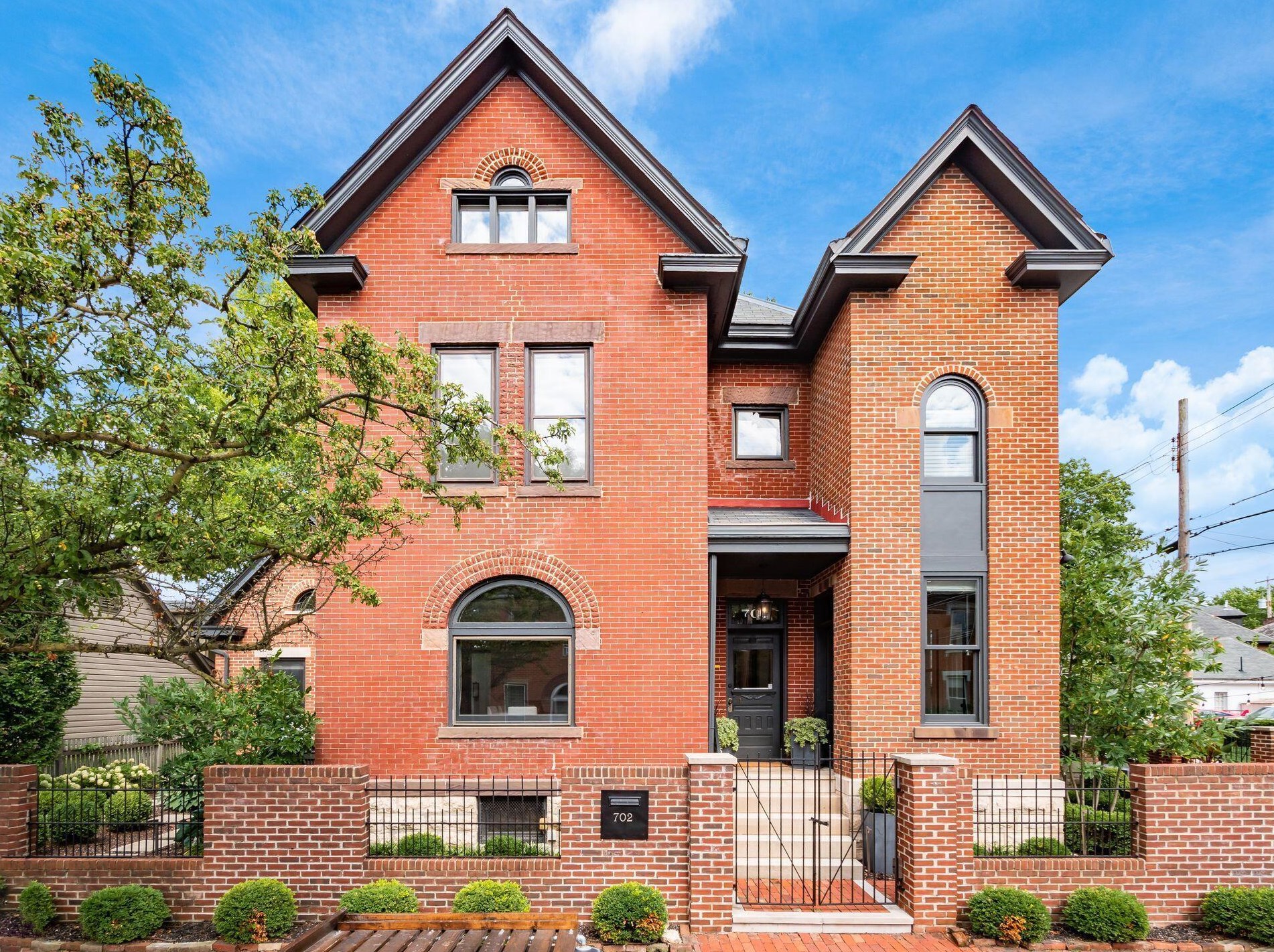 702 6th St, Columbus, OH 43206-2125
