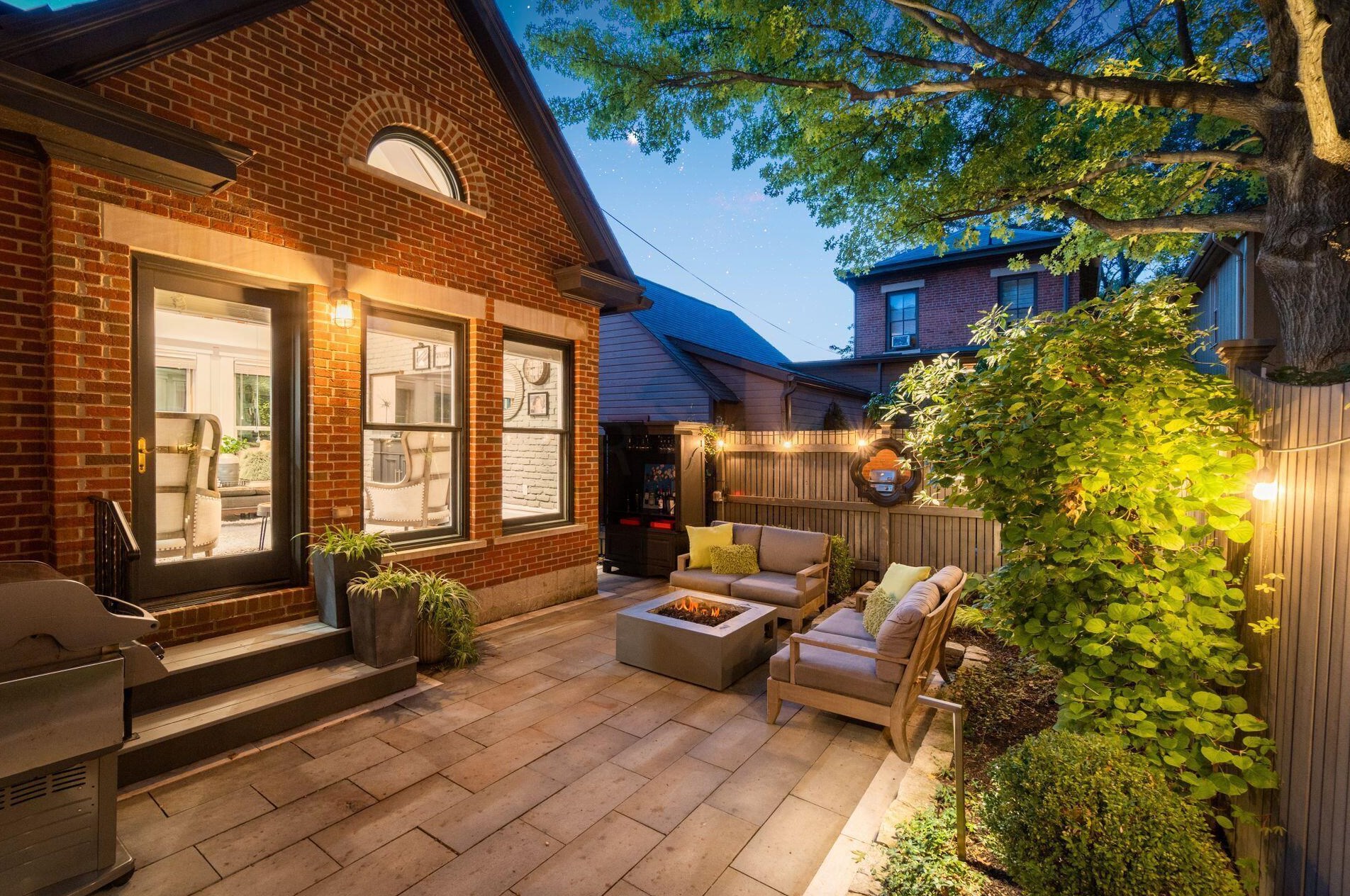 702 6 St, Columbus OH 43206-2126 exterior