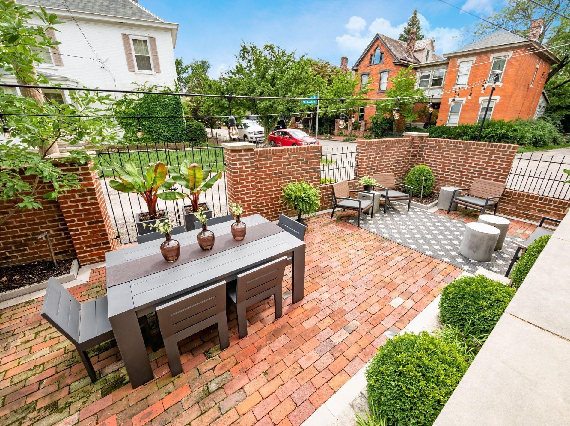 702 6 St, Columbus OH 43206-2126 exterior