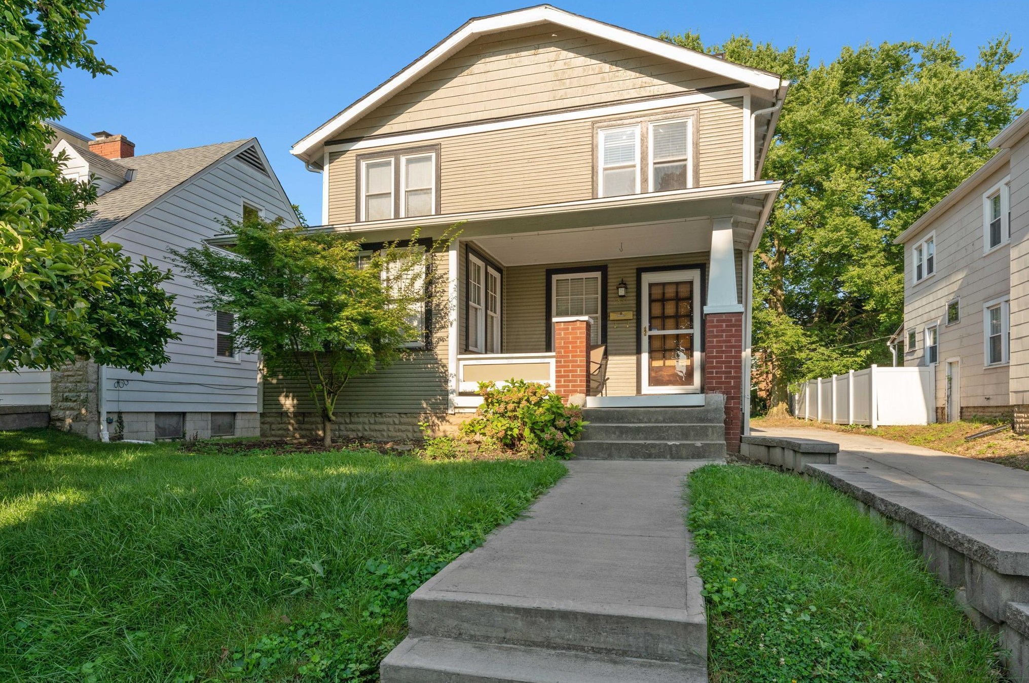 1331 Meadow Rd, Columbus, OH 43212-3002