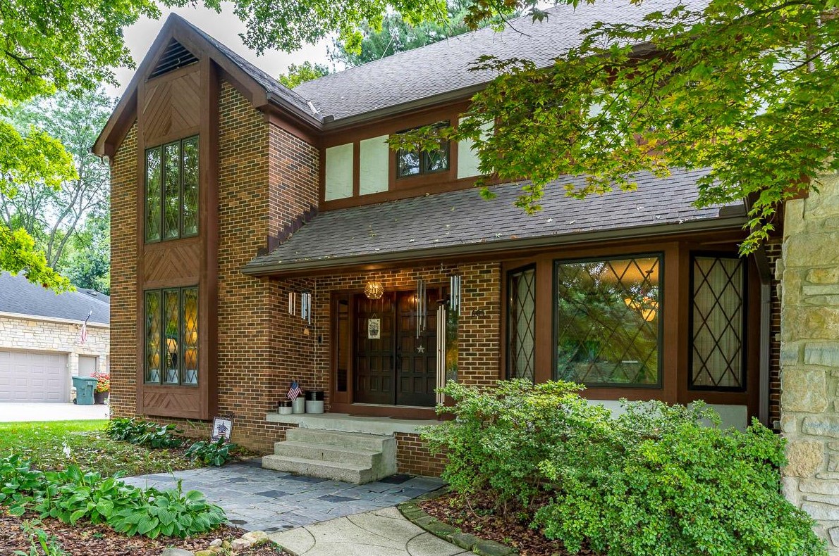 605 Boxford Ln, Columbus, OH 43213-2603