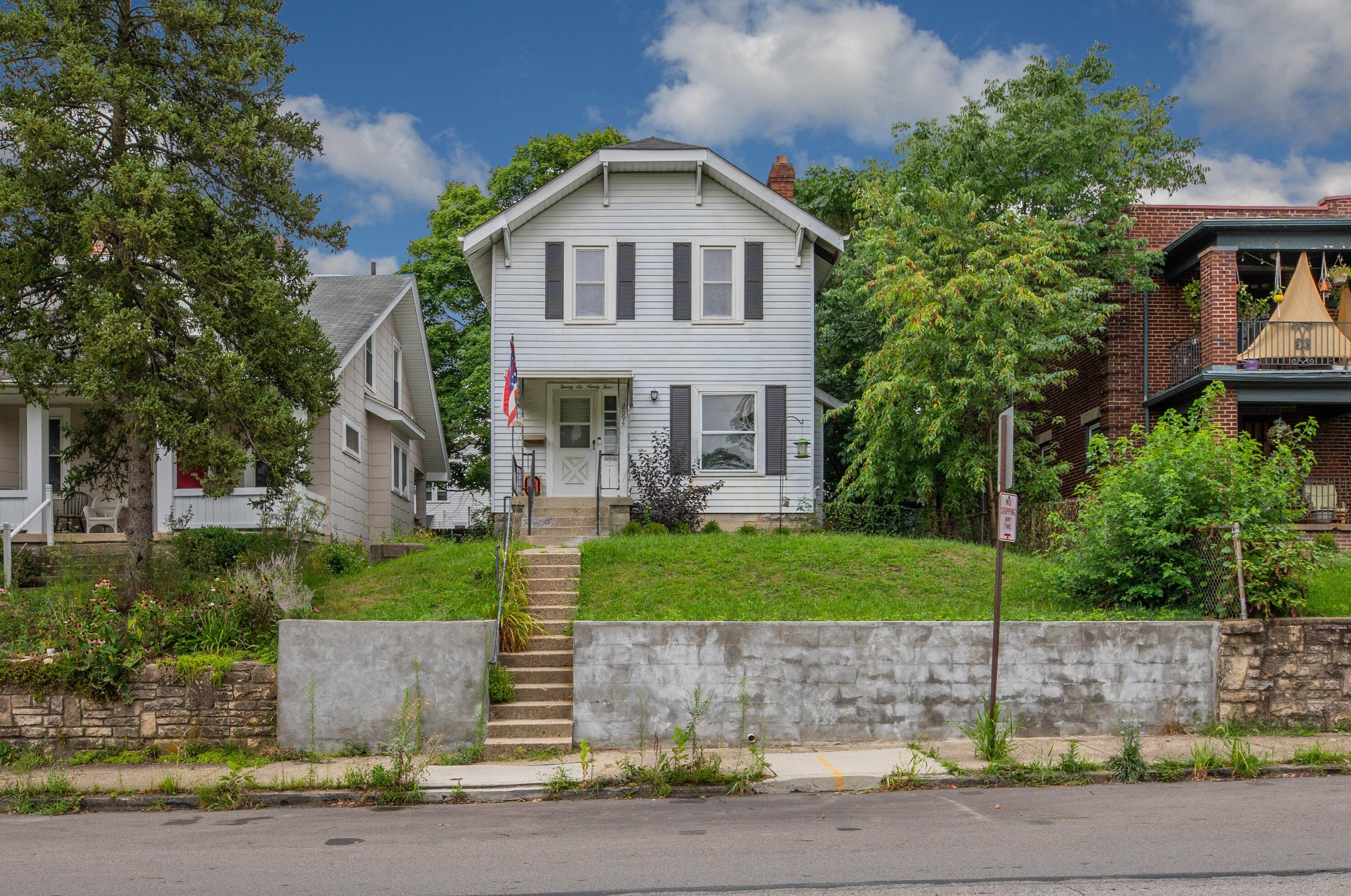 2694 Calumet St, Columbus, OH 43202-2315