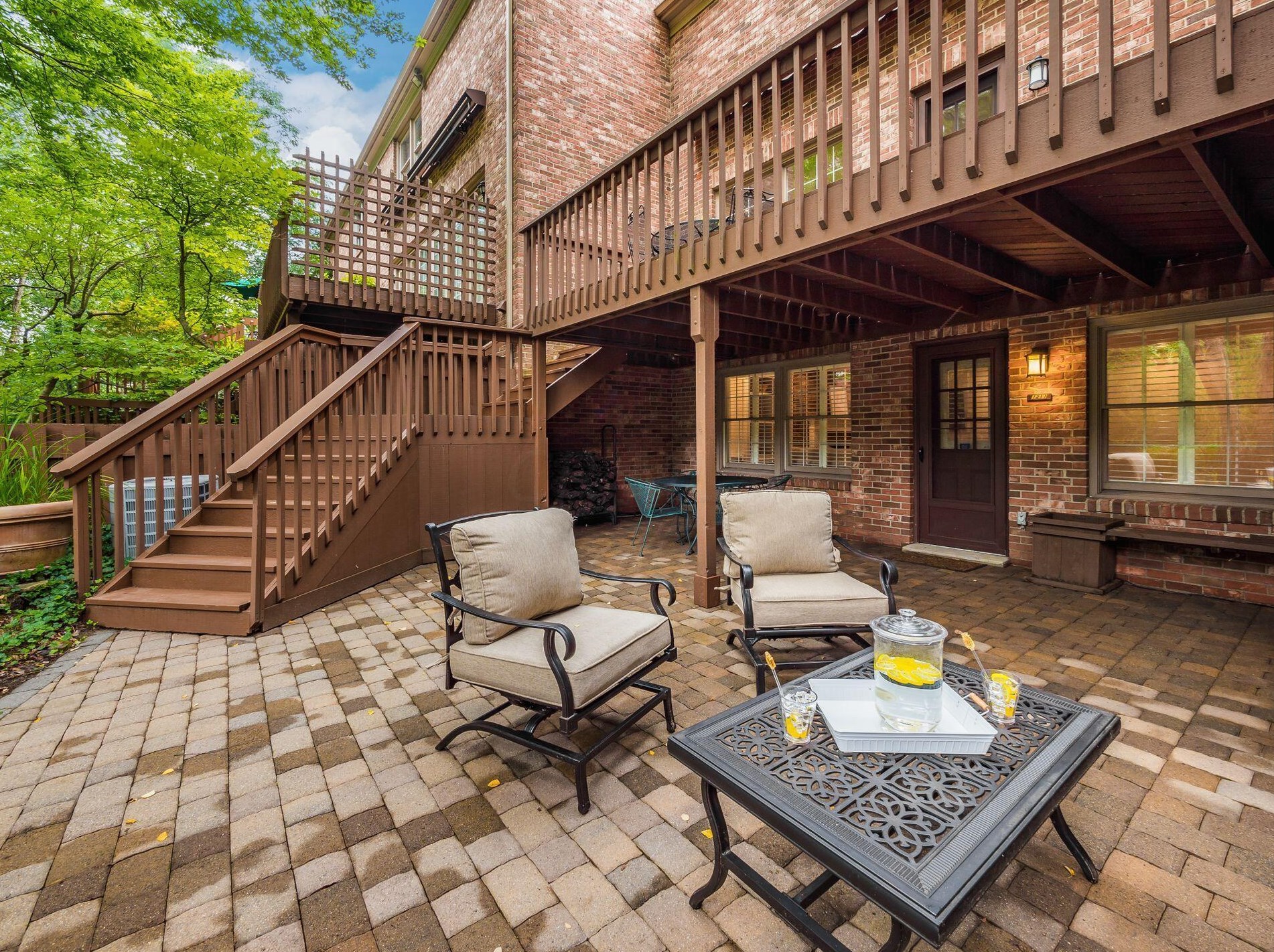 1211 Kenbrook Hills Dr, Columbus OH 43220-4968 exterior