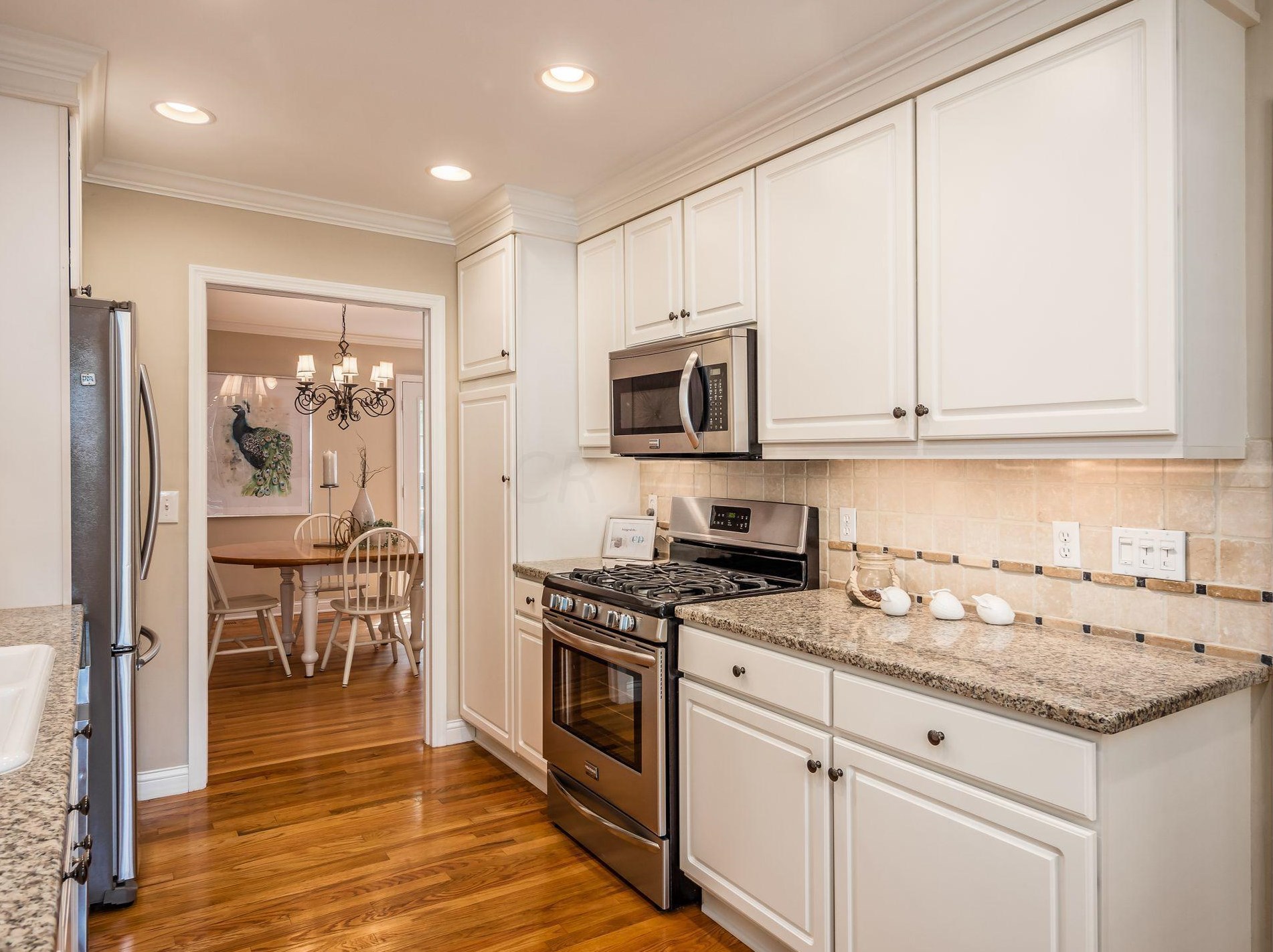 1211 Kenbrook Hills Dr, Columbus OH 43220-4968 exterior