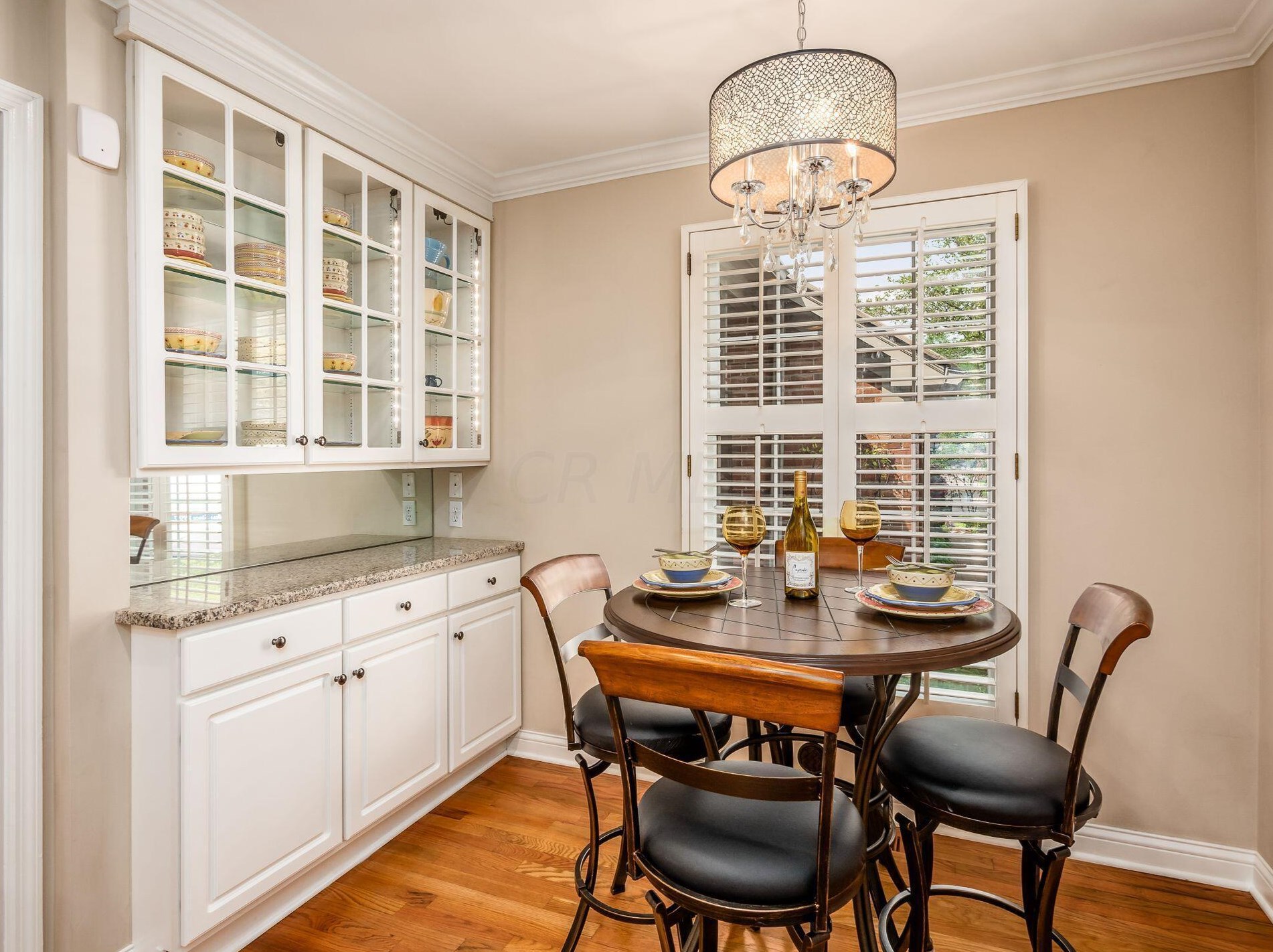 1211 Kenbrook Hills Dr, Columbus OH 43220-4968 exterior