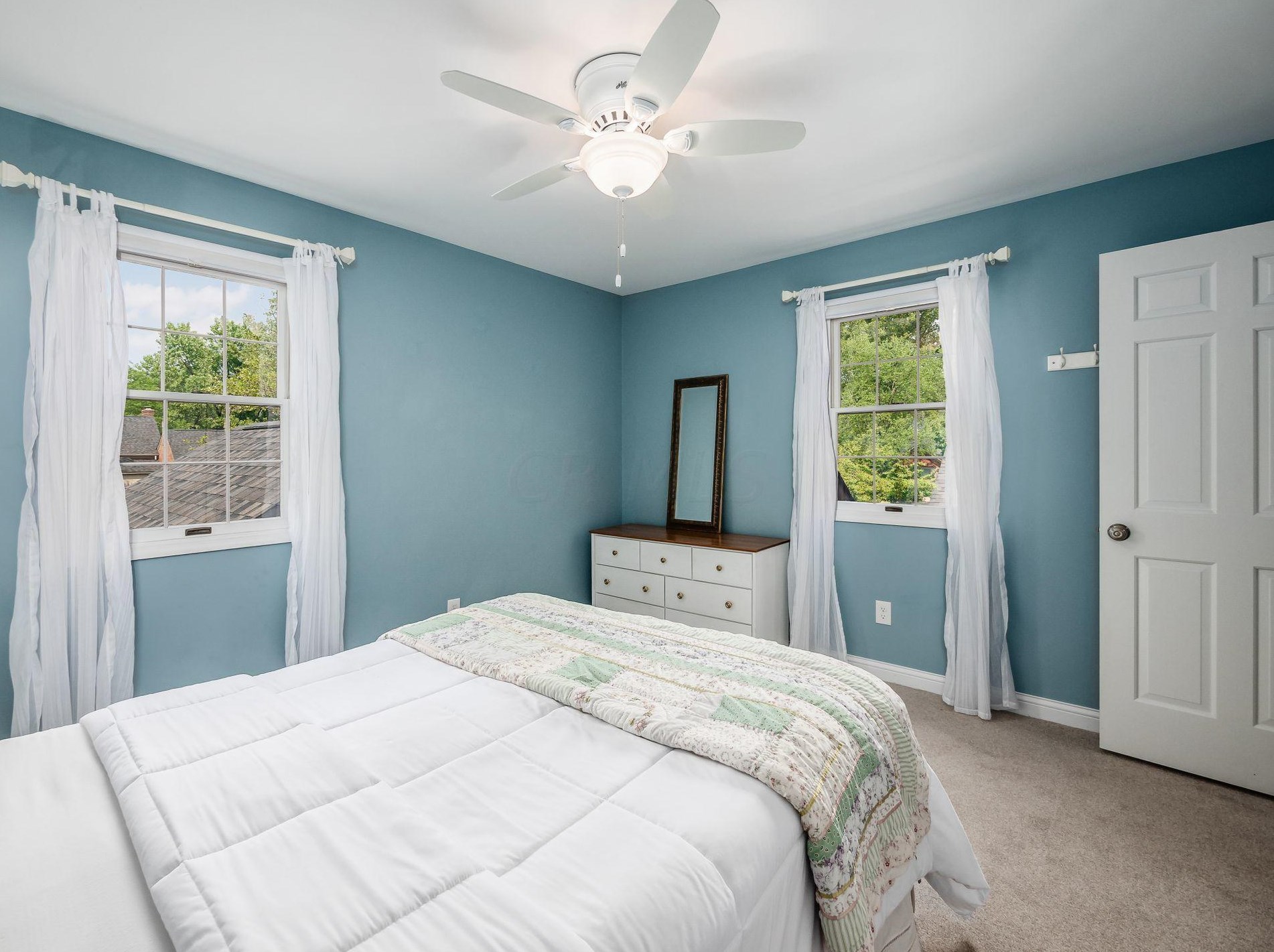 1211 Kenbrook Hills Dr, Columbus OH 43220-4968 exterior