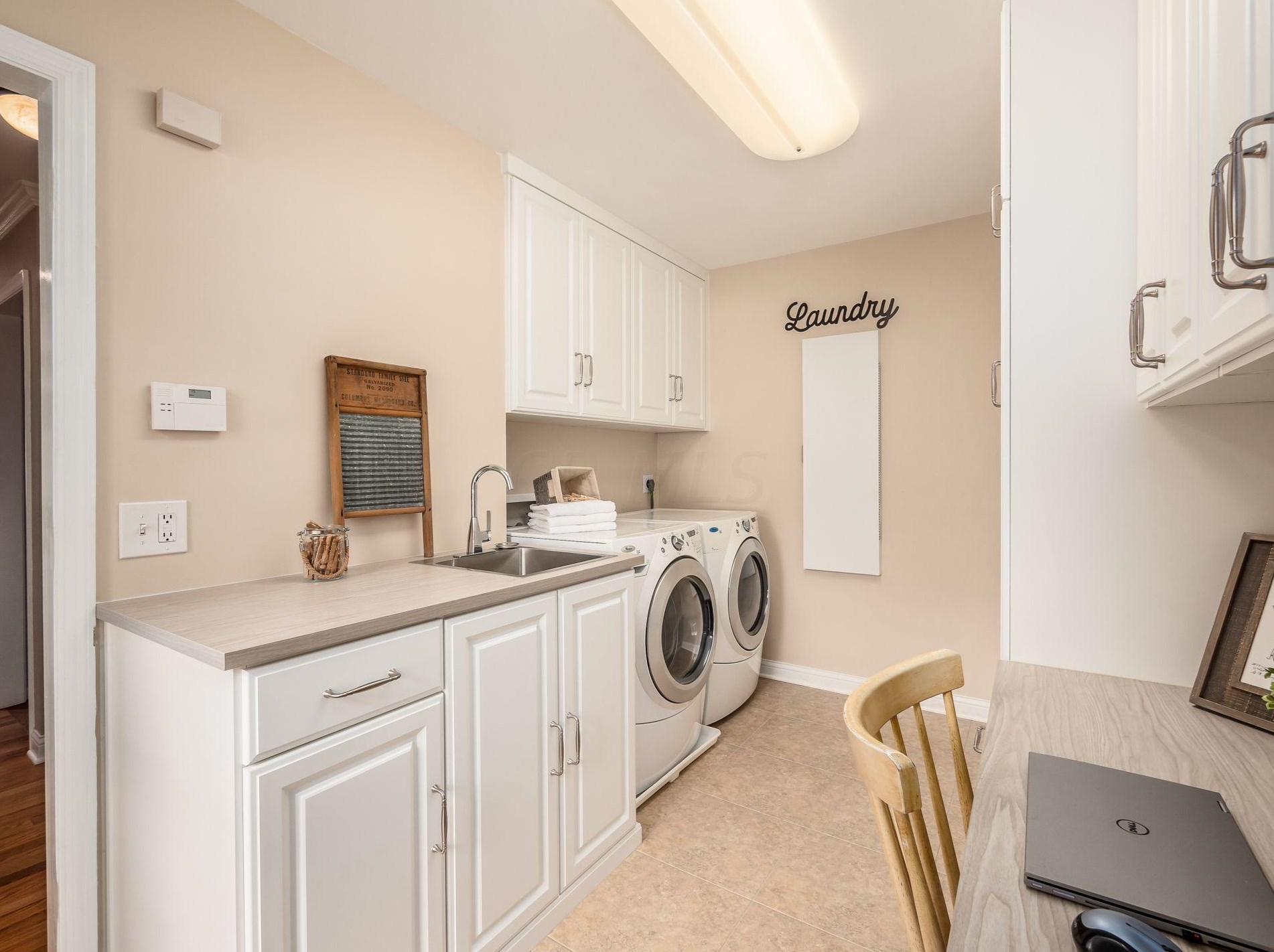 1211 Kenbrook Hills Dr, Columbus OH 43220-4968 exterior