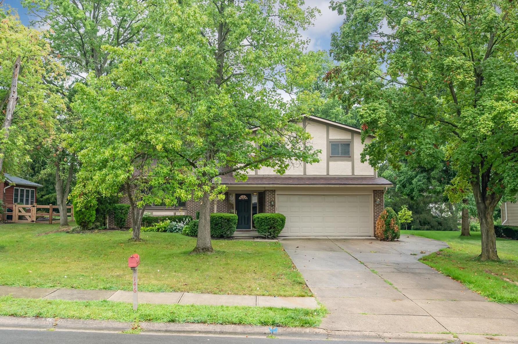 146 Somerset Rd, Delaware, OH 43015-2841