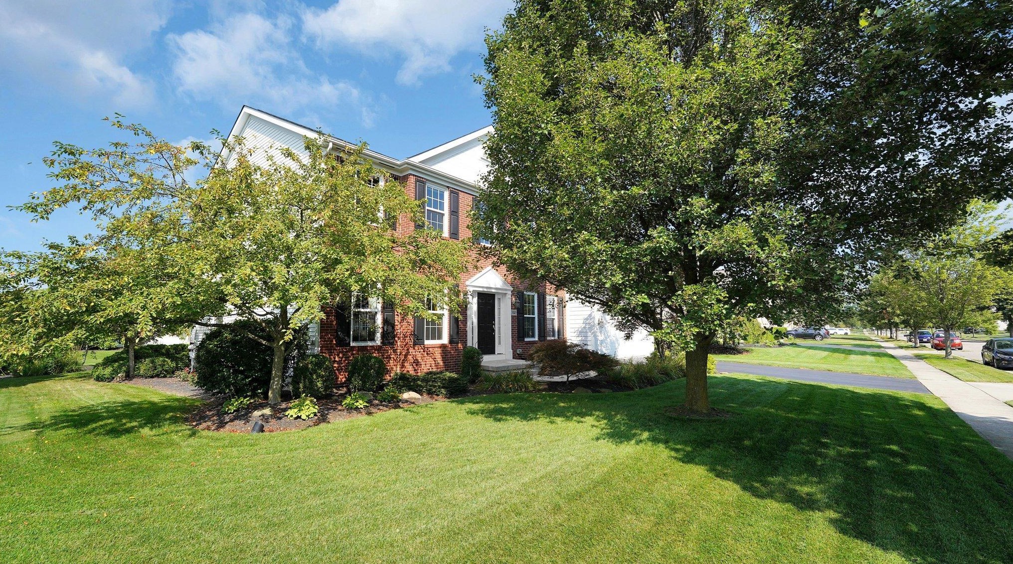 3143 Benbrook Pond Dr, Hilliard, OH 43026-5011