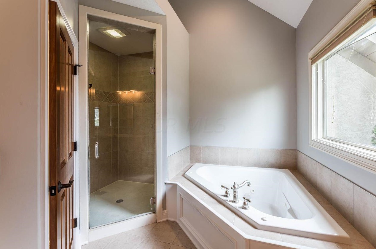 13824 Violet Meadows Ave, Pickerington OH  43147-8028 exterior