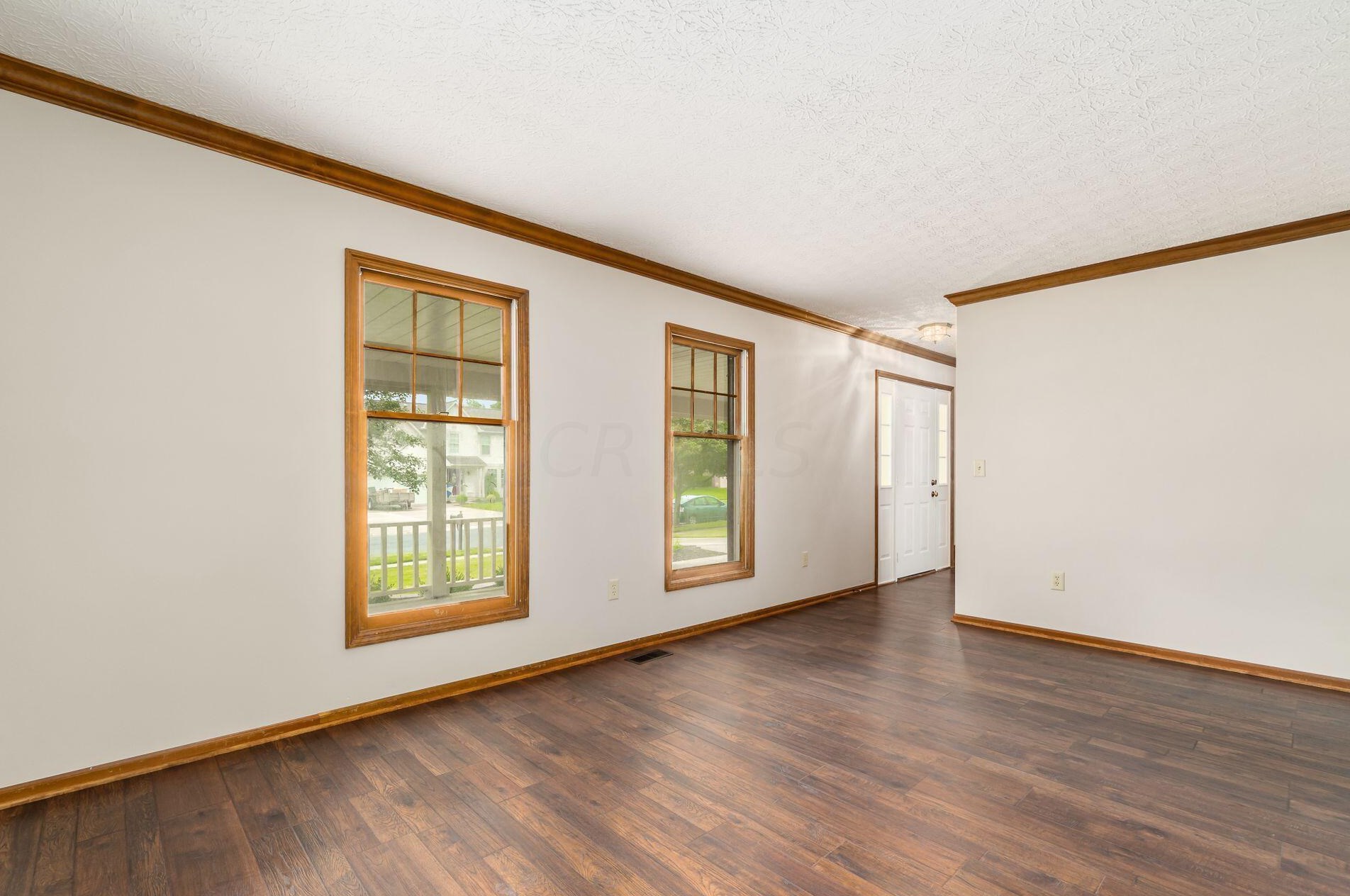 450 Whitley Dr, Columbus, OH 43230-3635